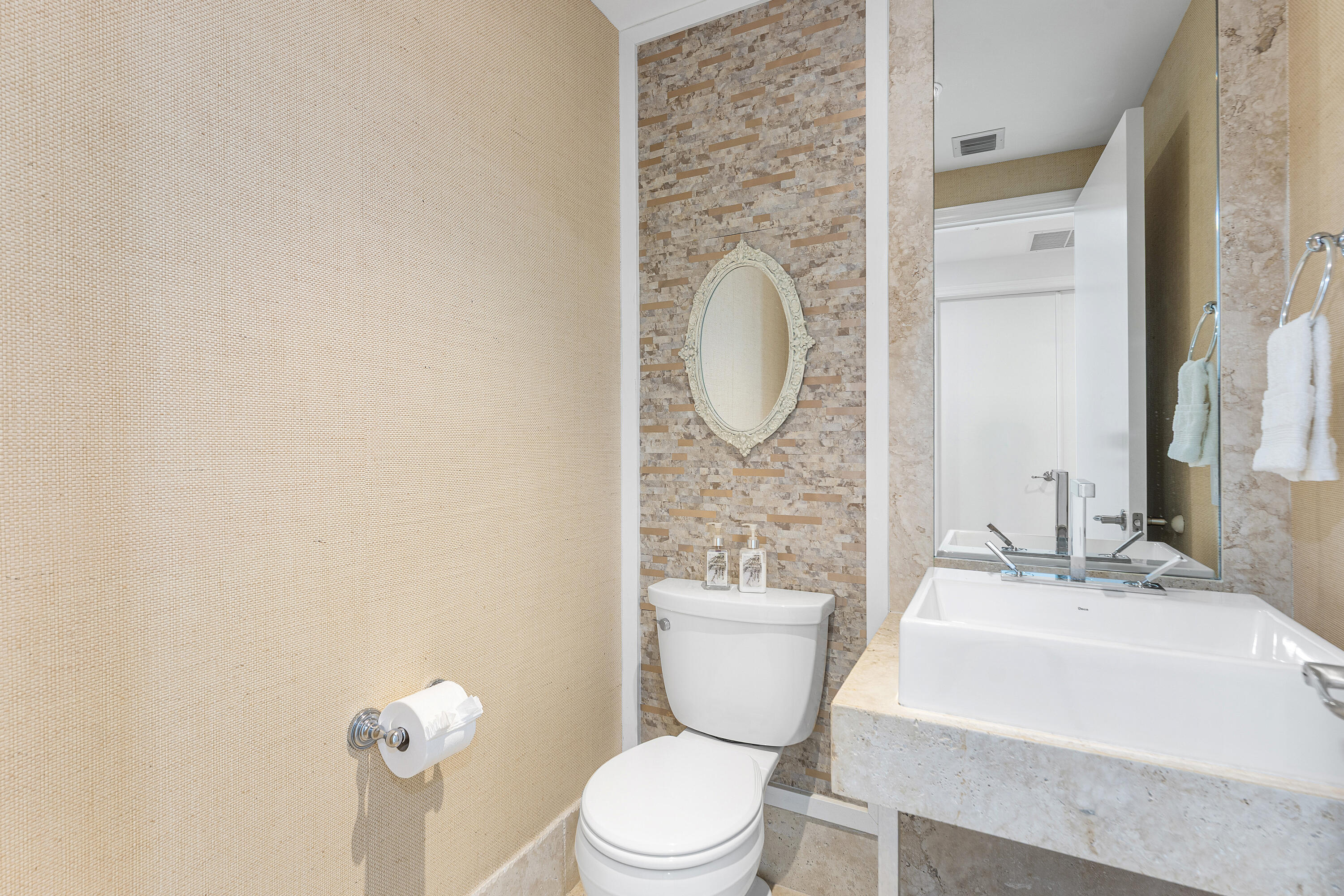 155 S OCEAN #305, Palm Beach Shores FL 33404