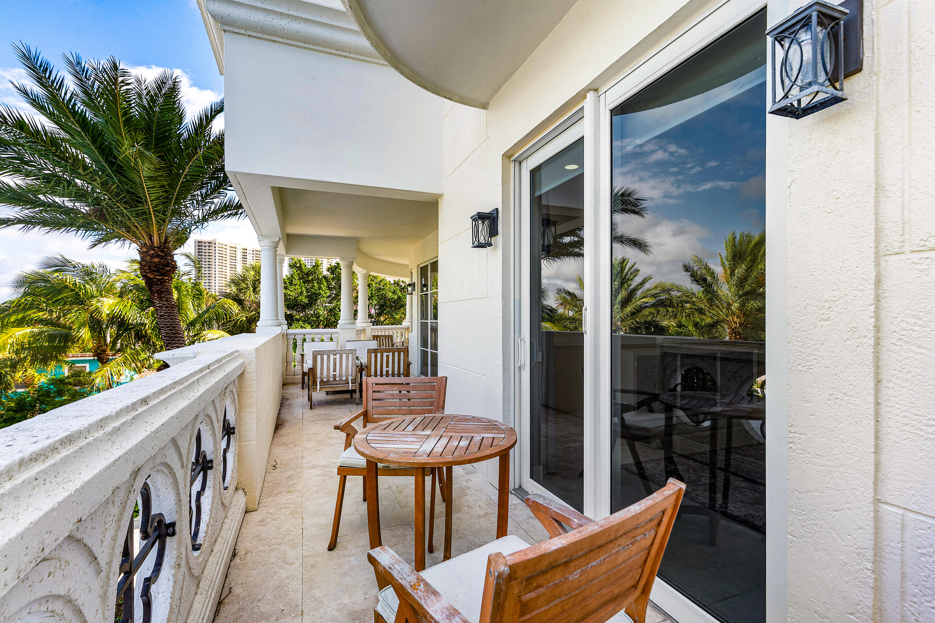 155 S OCEAN #305, Palm Beach Shores FL 33404