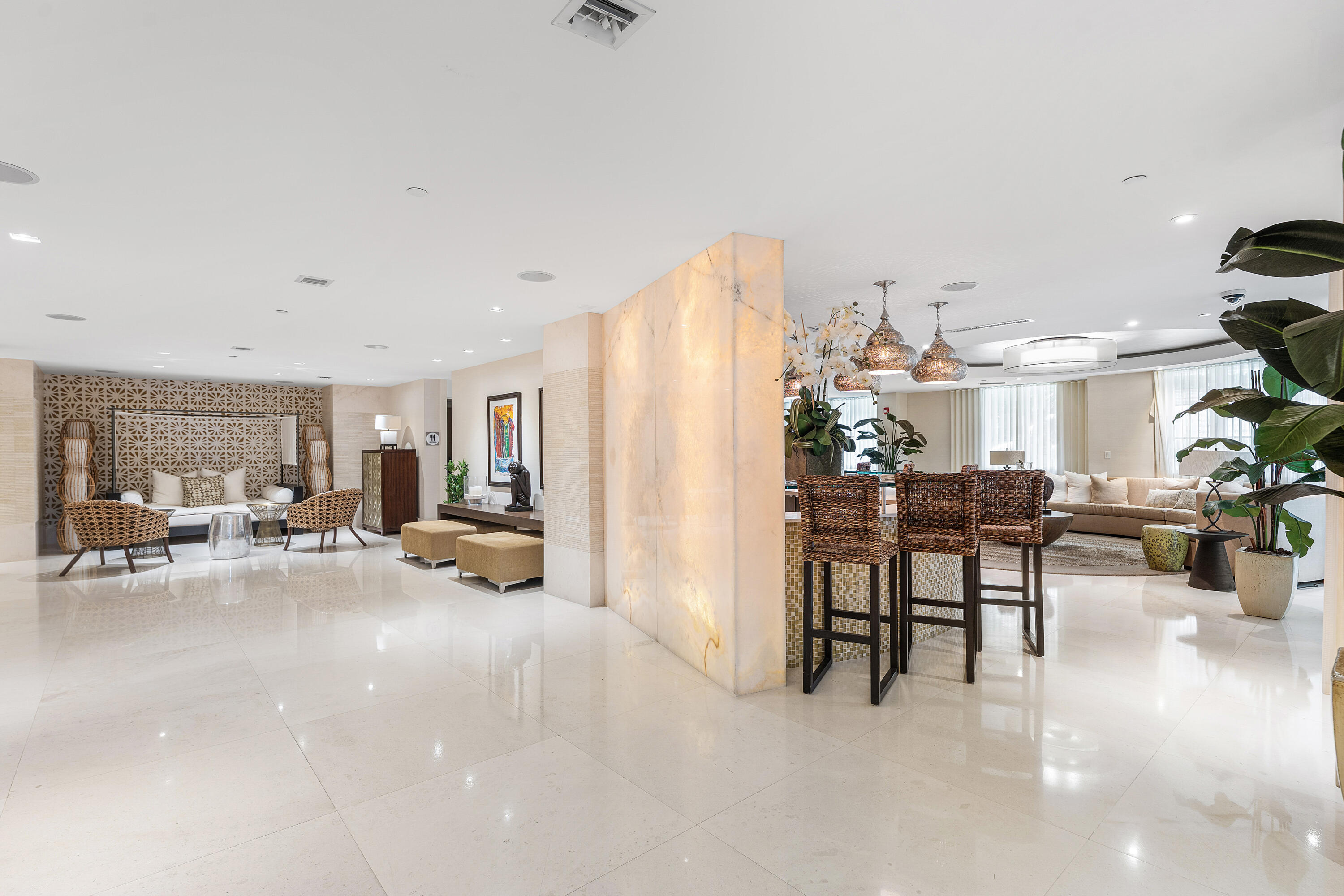 155 S OCEAN #305, Palm Beach Shores FL 33404