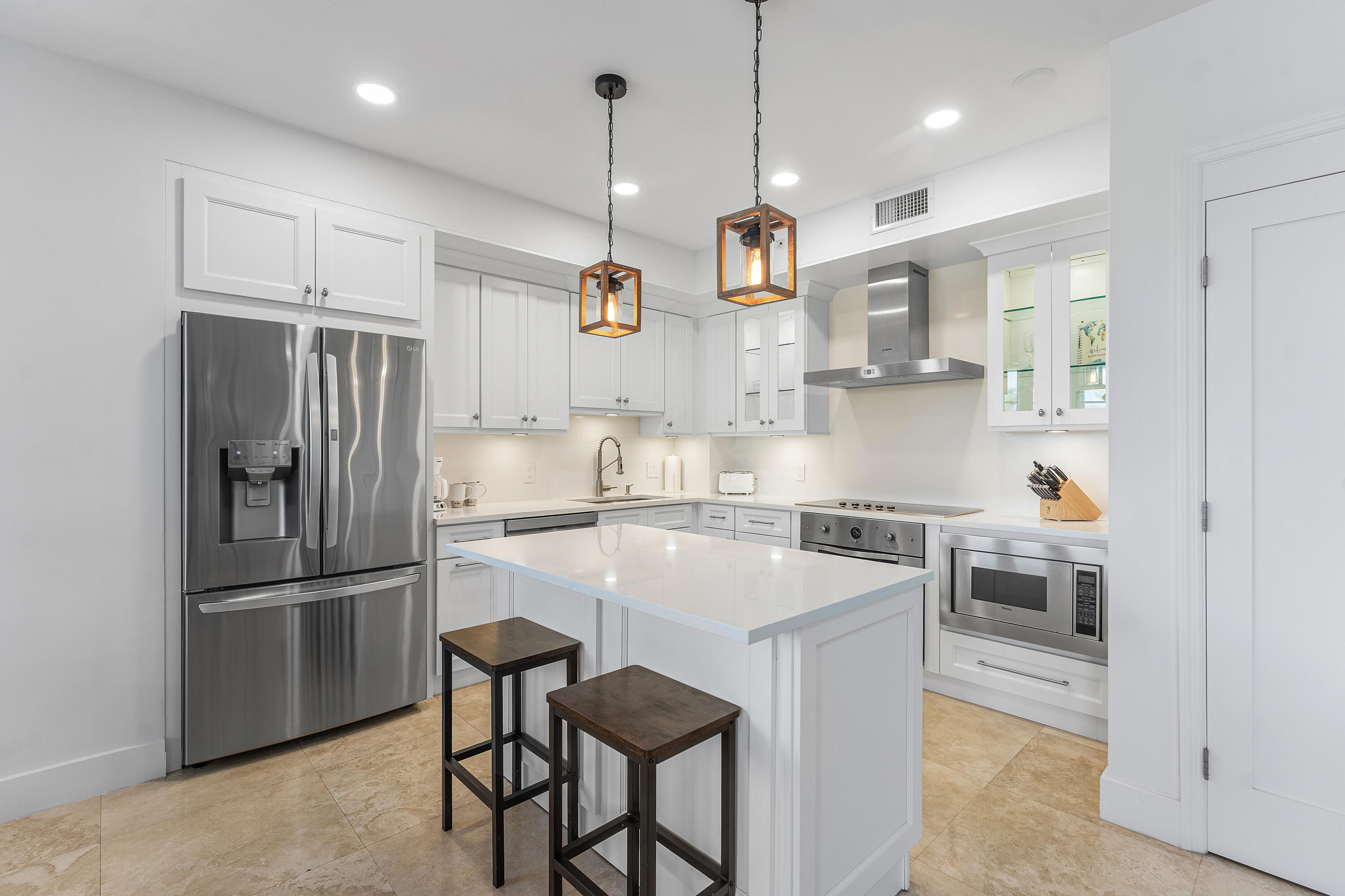 155 S OCEAN #305, Palm Beach Shores FL 33404