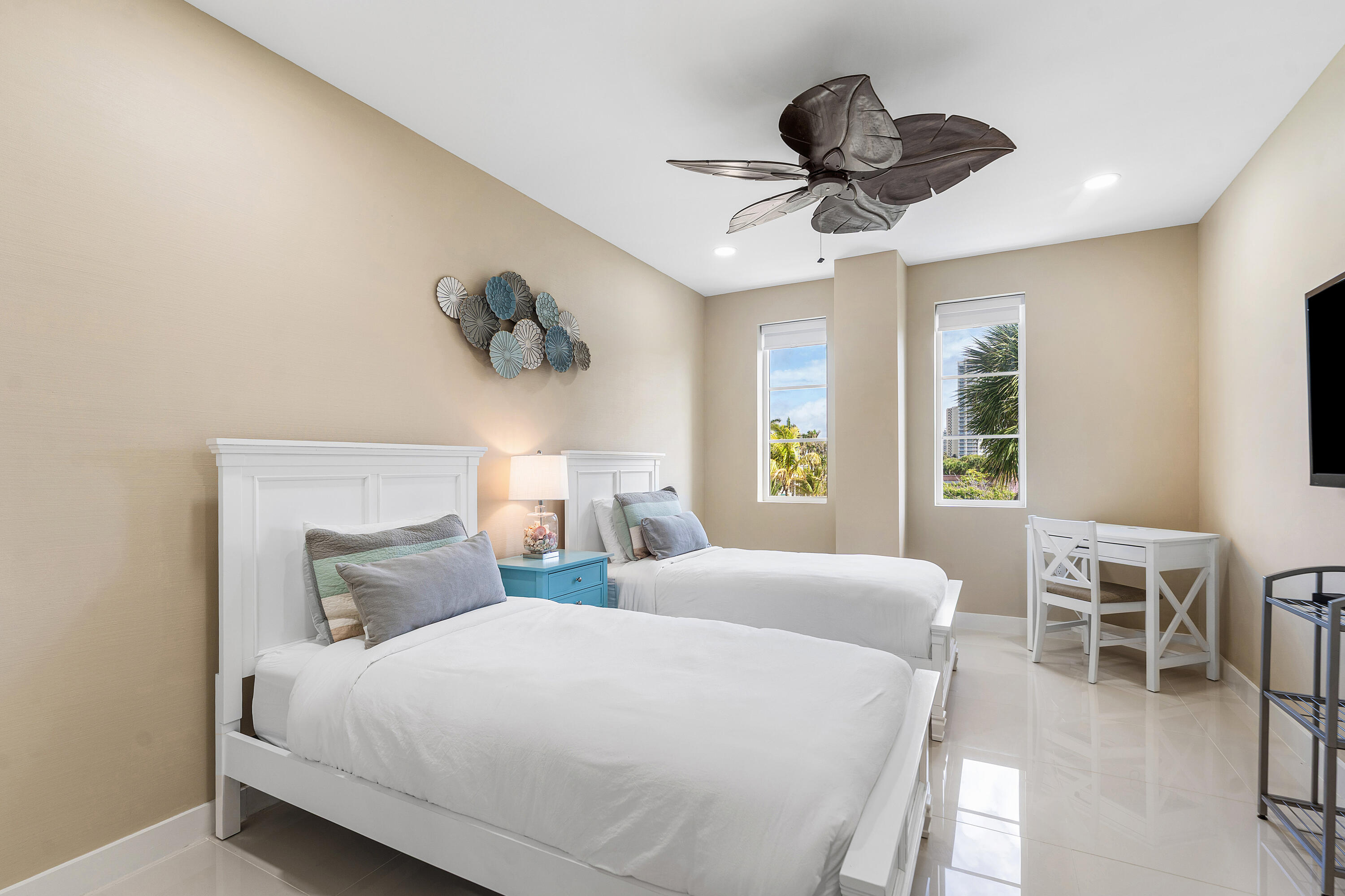 155 S OCEAN #305, Palm Beach Shores FL 33404