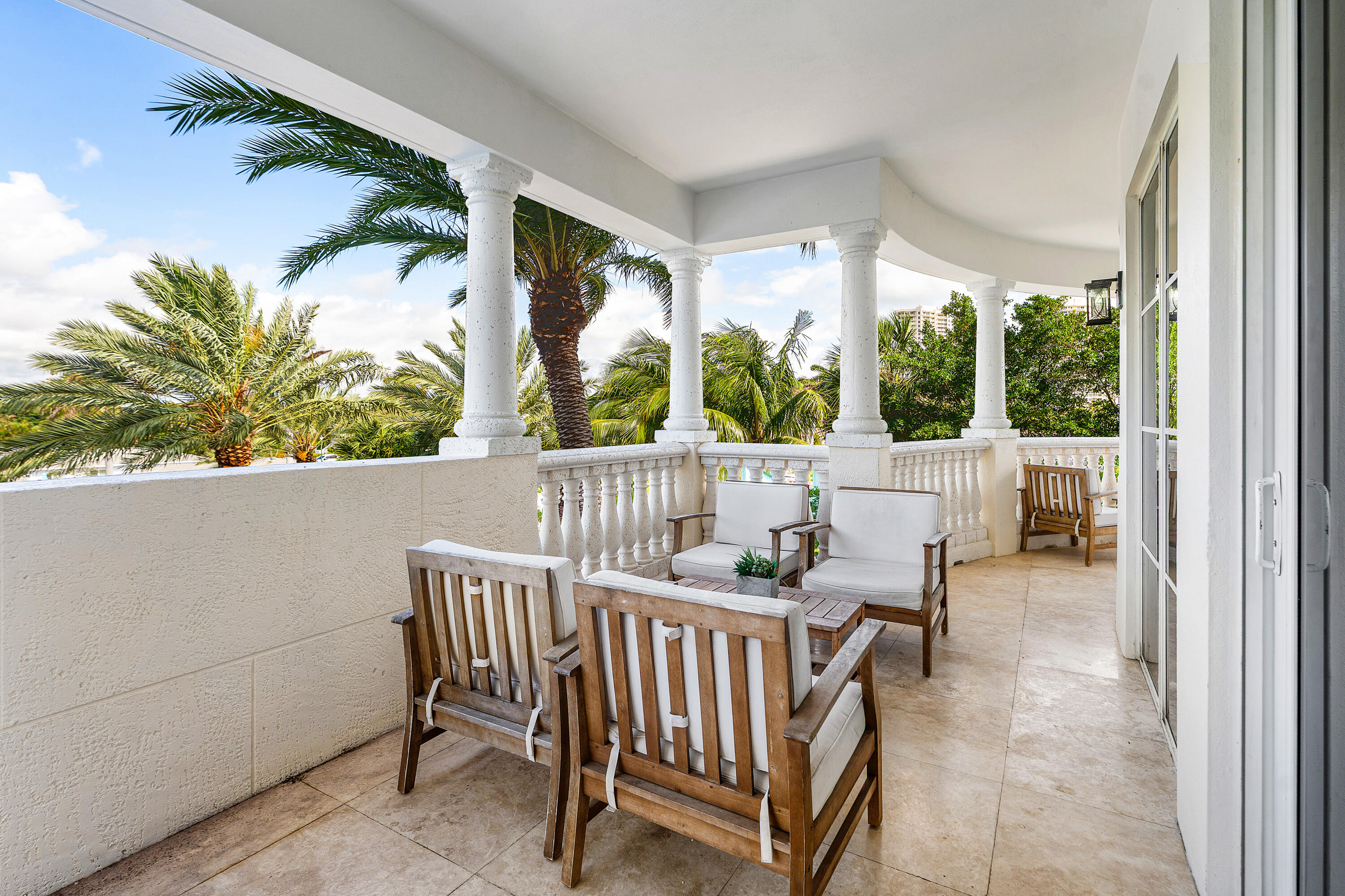 155 S OCEAN #305, Palm Beach Shores FL 33404