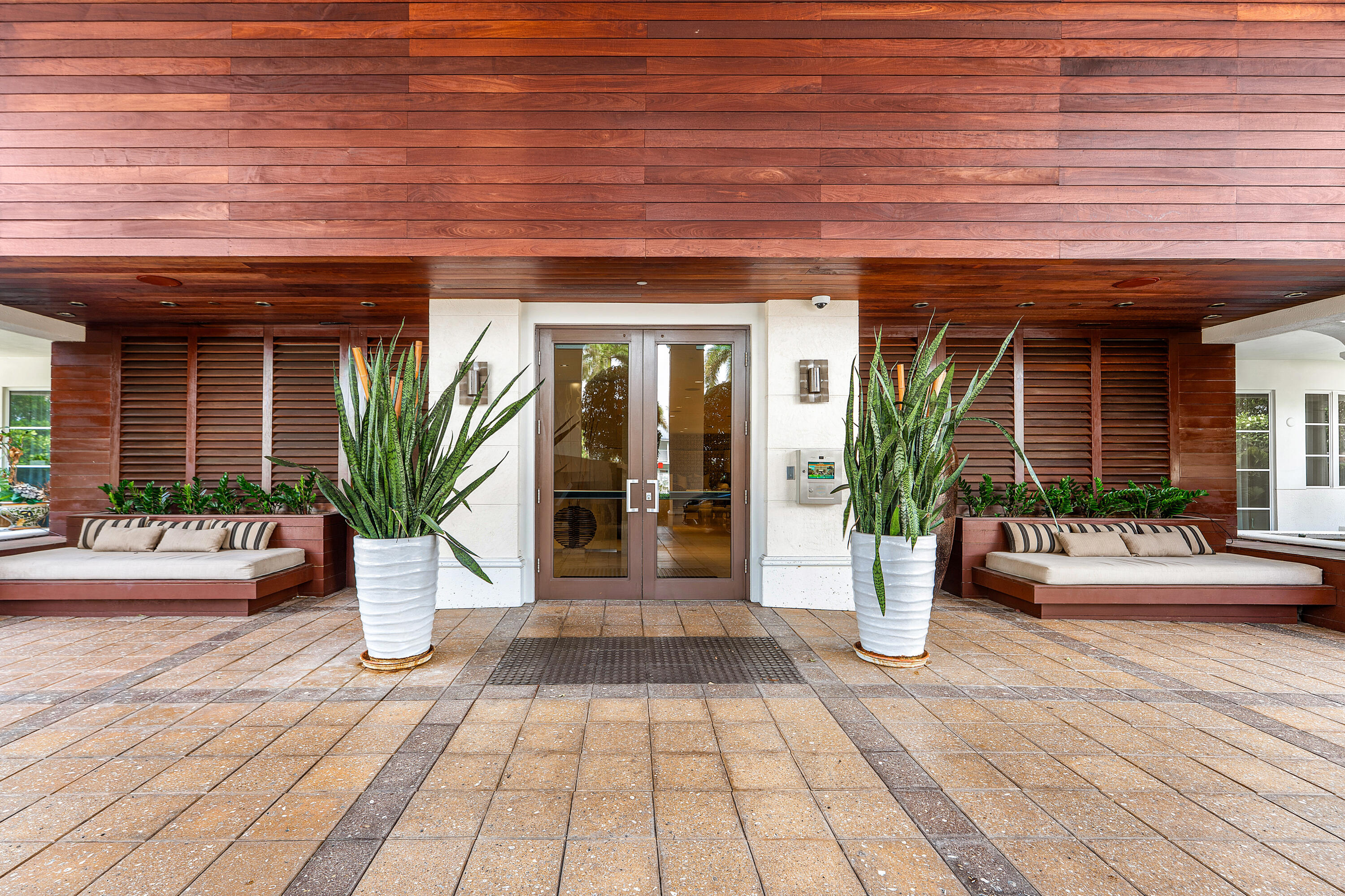 155 S OCEAN #305, Palm Beach Shores FL 33404