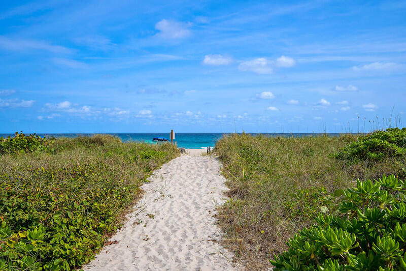 155 S OCEAN #305, Palm Beach Shores FL 33404