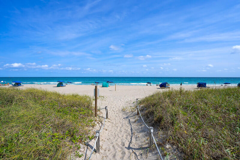 155 S OCEAN #305, Palm Beach Shores FL 33404