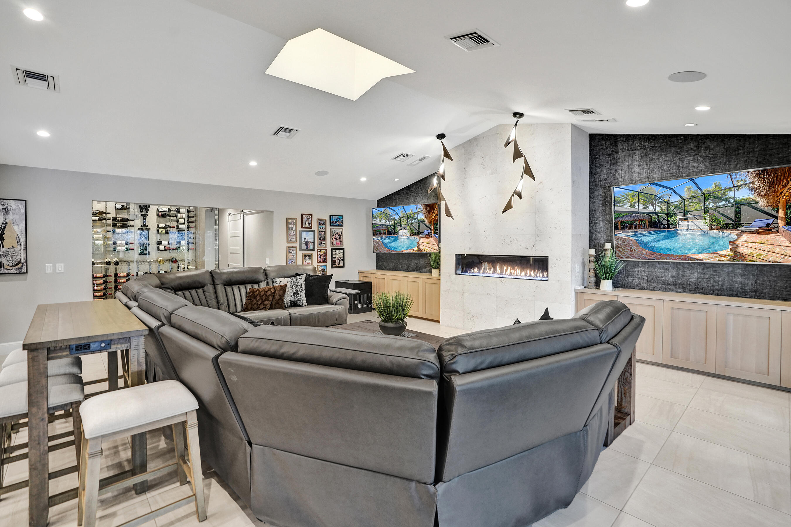 738 MIDDLE RIVER, Fort Lauderdale FL 33304