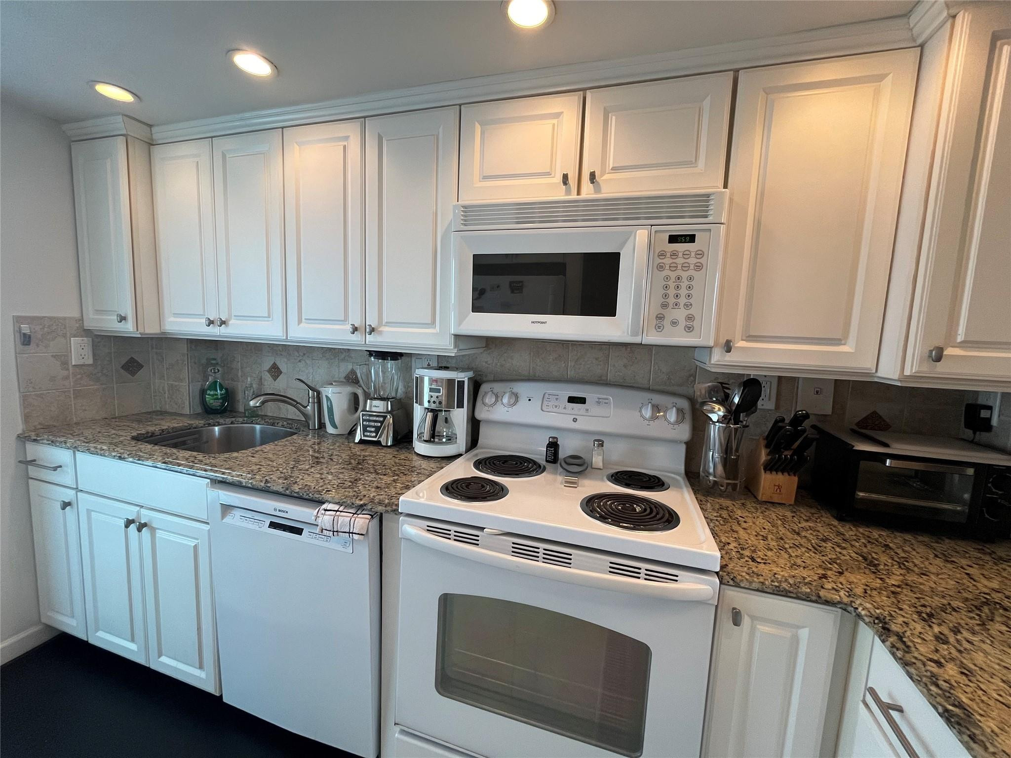 333 NE 21ST #318, Deerfield Beach FL 33441