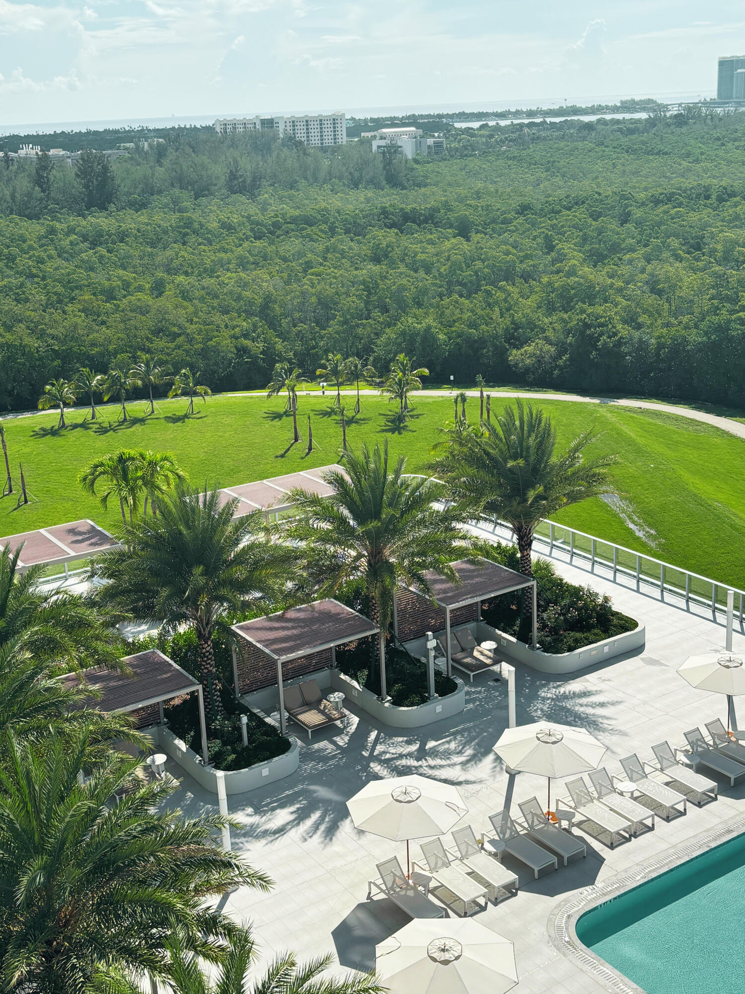 2411 Laguna #1104, North Miami FL 33181
