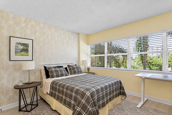 3250 NE 28th #305, Fort Lauderdale FL 33308
