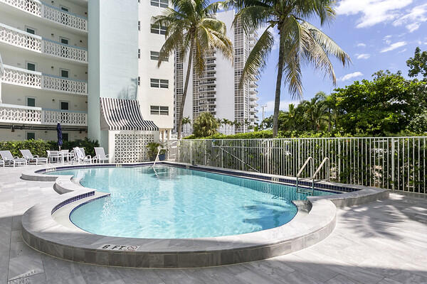 3250 NE 28th #305, Fort Lauderdale FL 33308