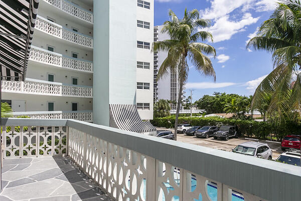 3250 NE 28th #305, Fort Lauderdale FL 33308