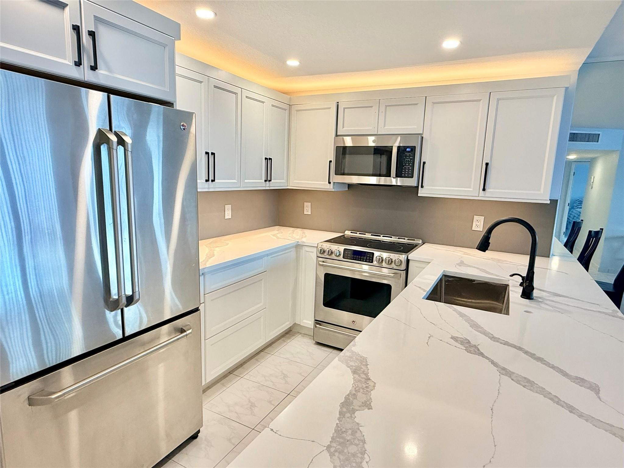 800 SE 20TH #203, Deerfield Beach FL 33441