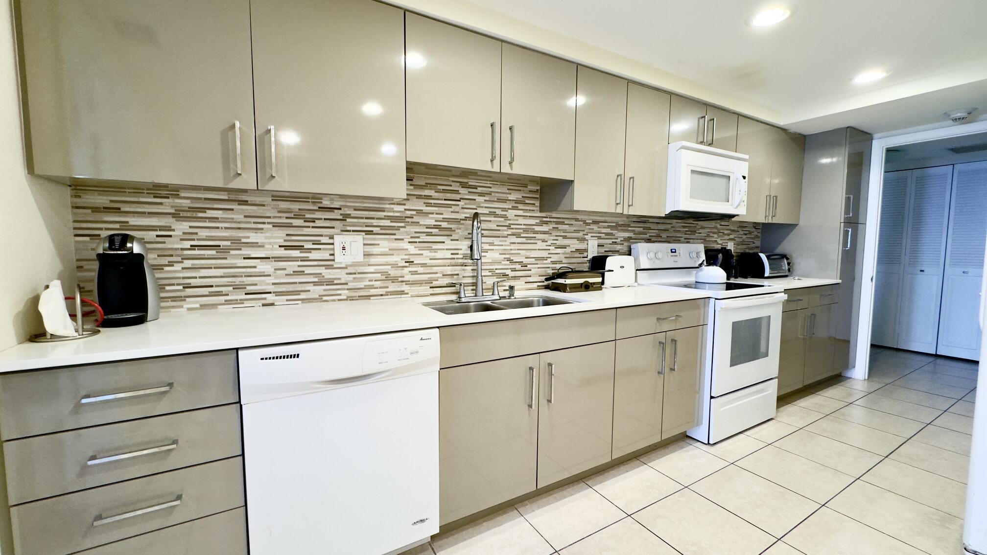 5100 N OCEAN #1012, Lauderdale By The Sea FL 33308
