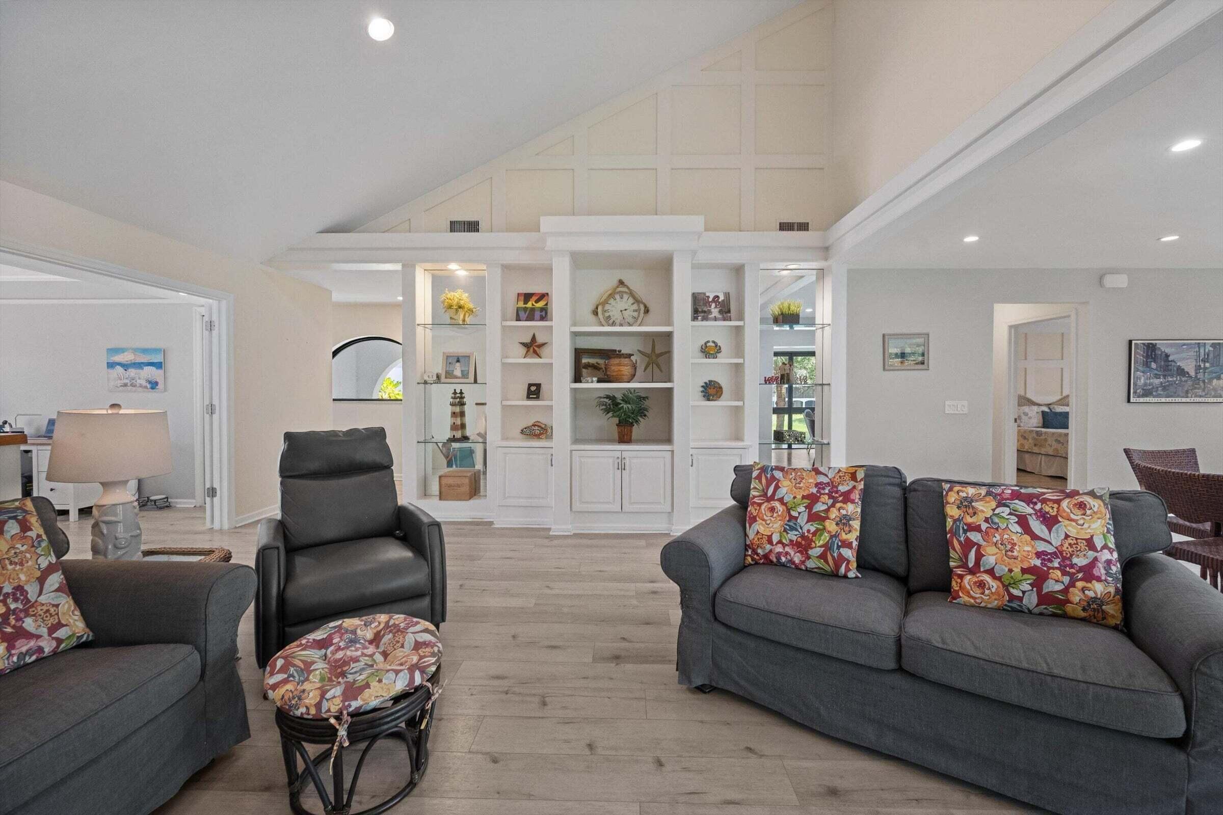 16695 TRADERS #218, Jupiter FL 33477