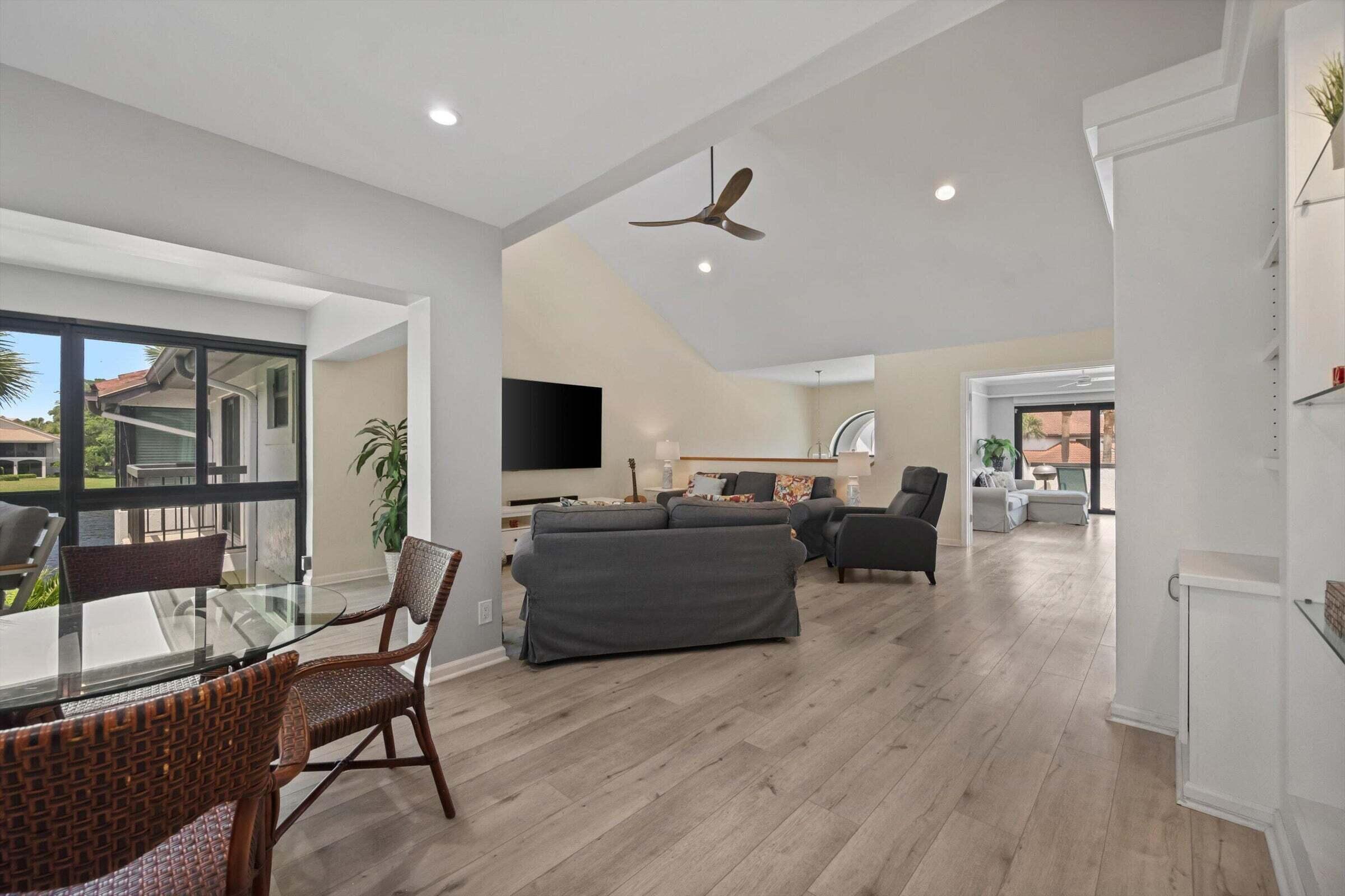16695 TRADERS #218, Jupiter FL 33477