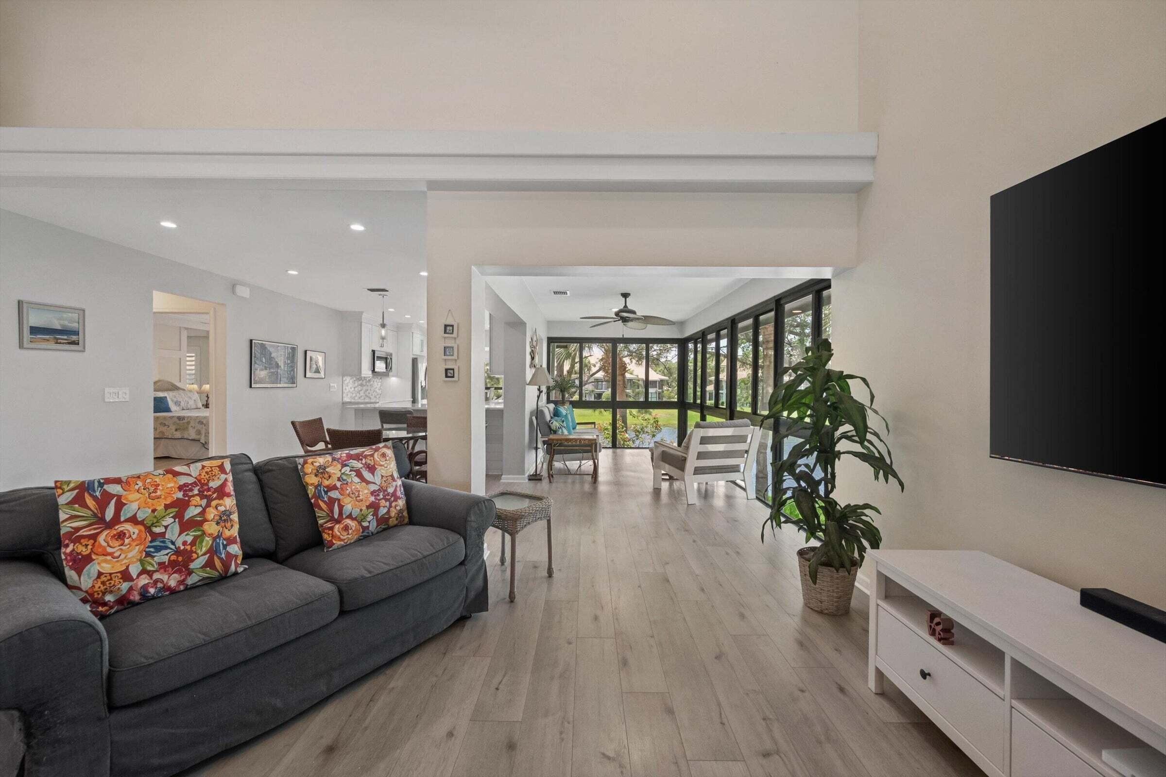 16695 TRADERS #218, Jupiter FL 33477