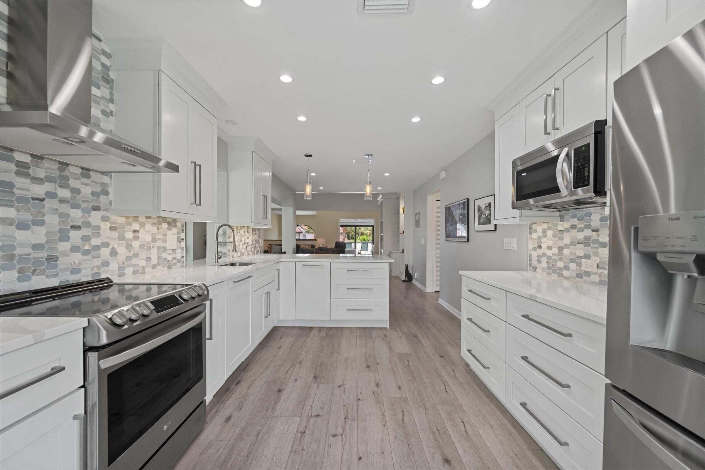 16695 TRADERS #218, Jupiter FL 33477