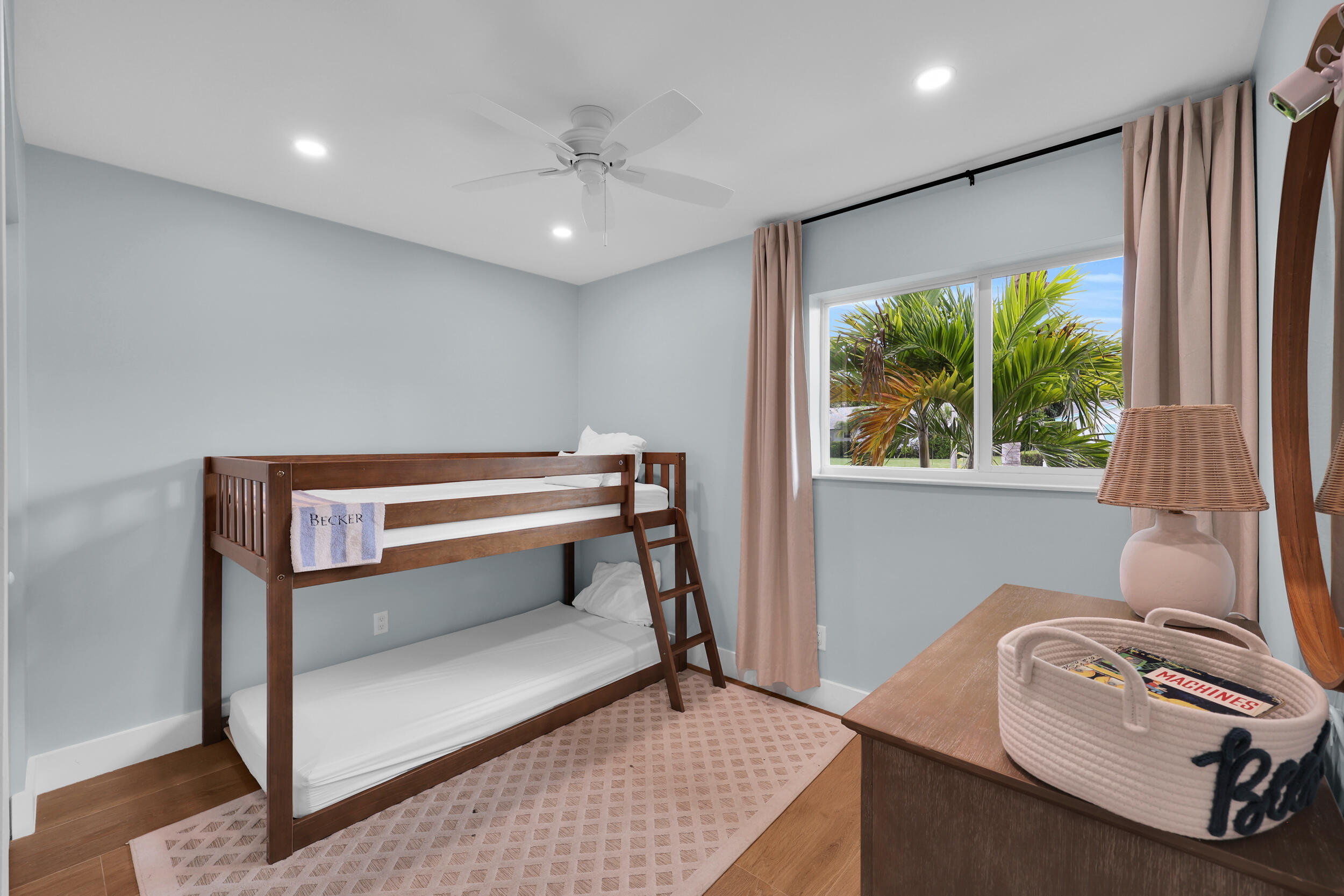 72 WILLOW, Tequesta FL 33469