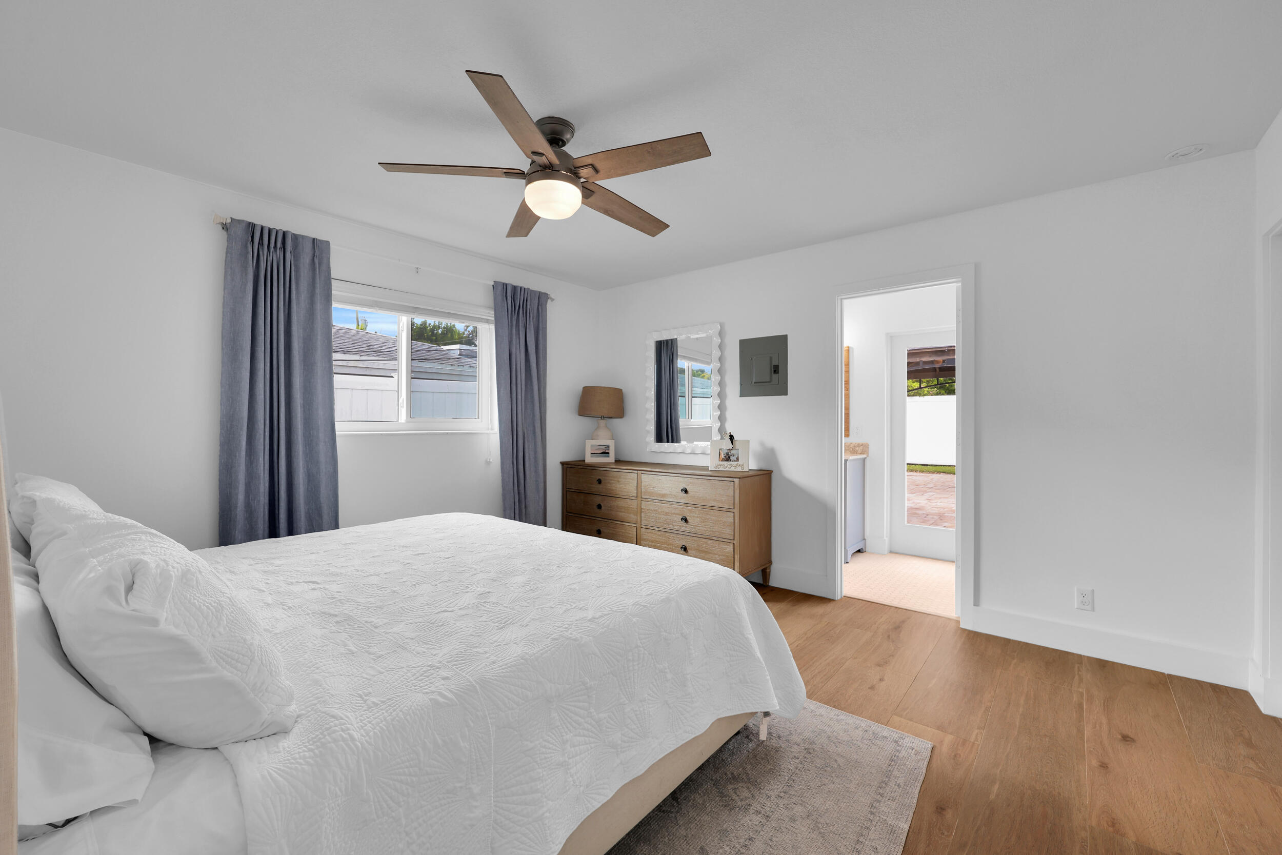 72 WILLOW, Tequesta FL 33469