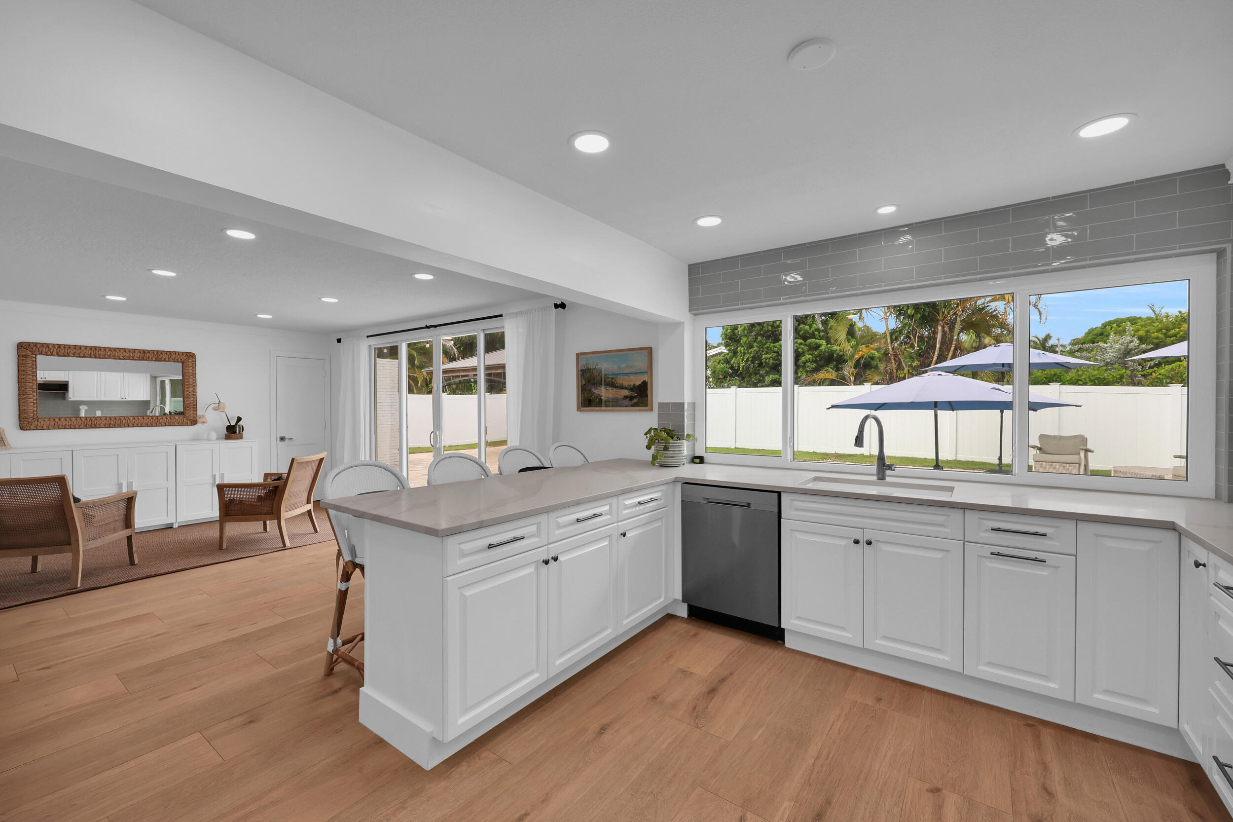 72 WILLOW, Tequesta FL 33469