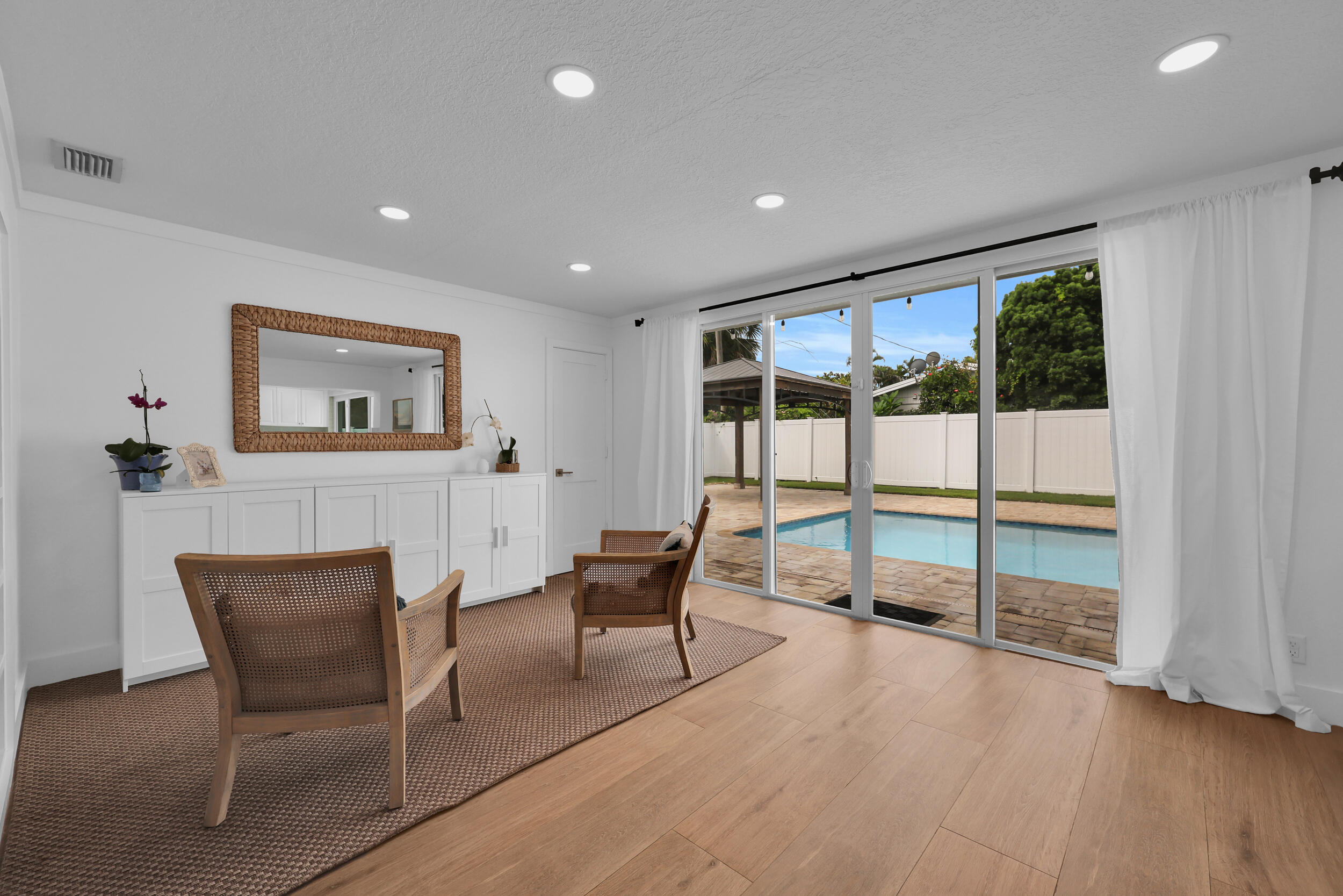 72 WILLOW, Tequesta FL 33469