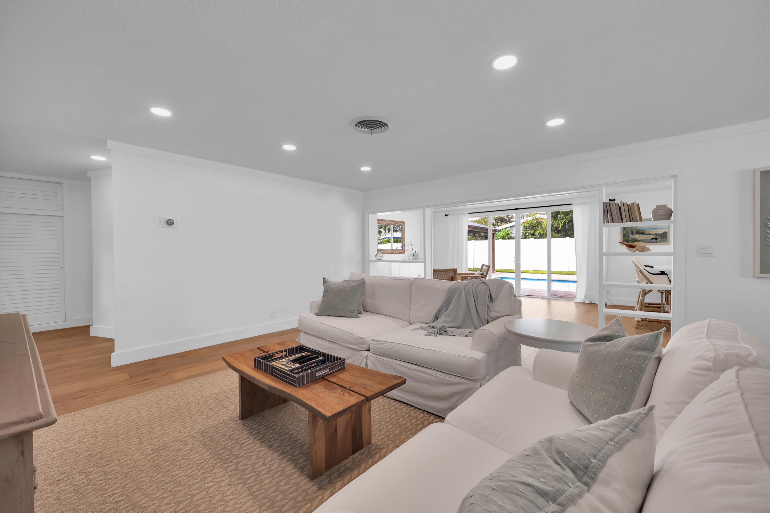 72 WILLOW, Tequesta FL 33469