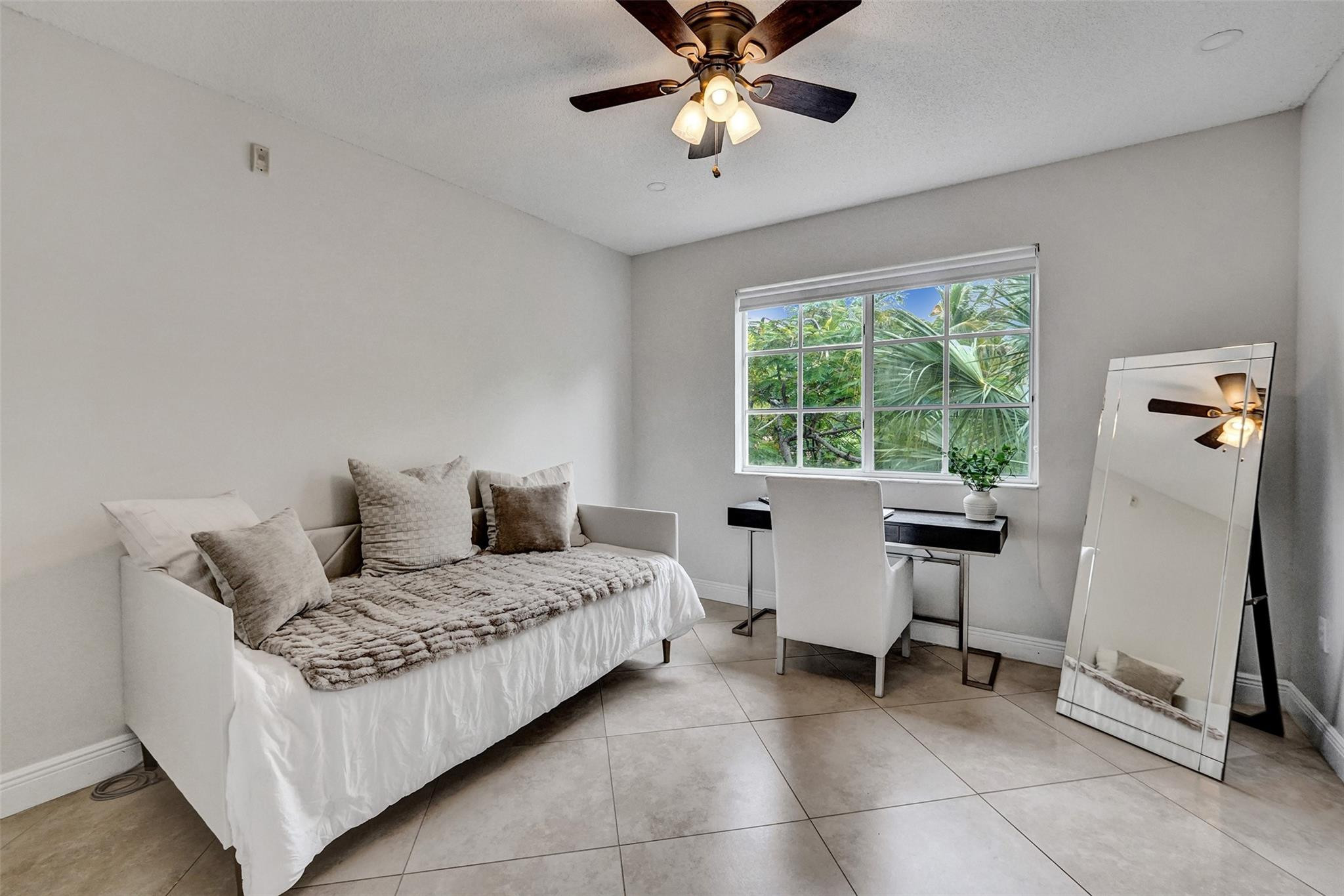 7940 N NOB HILL #304, Tamarac FL 33321