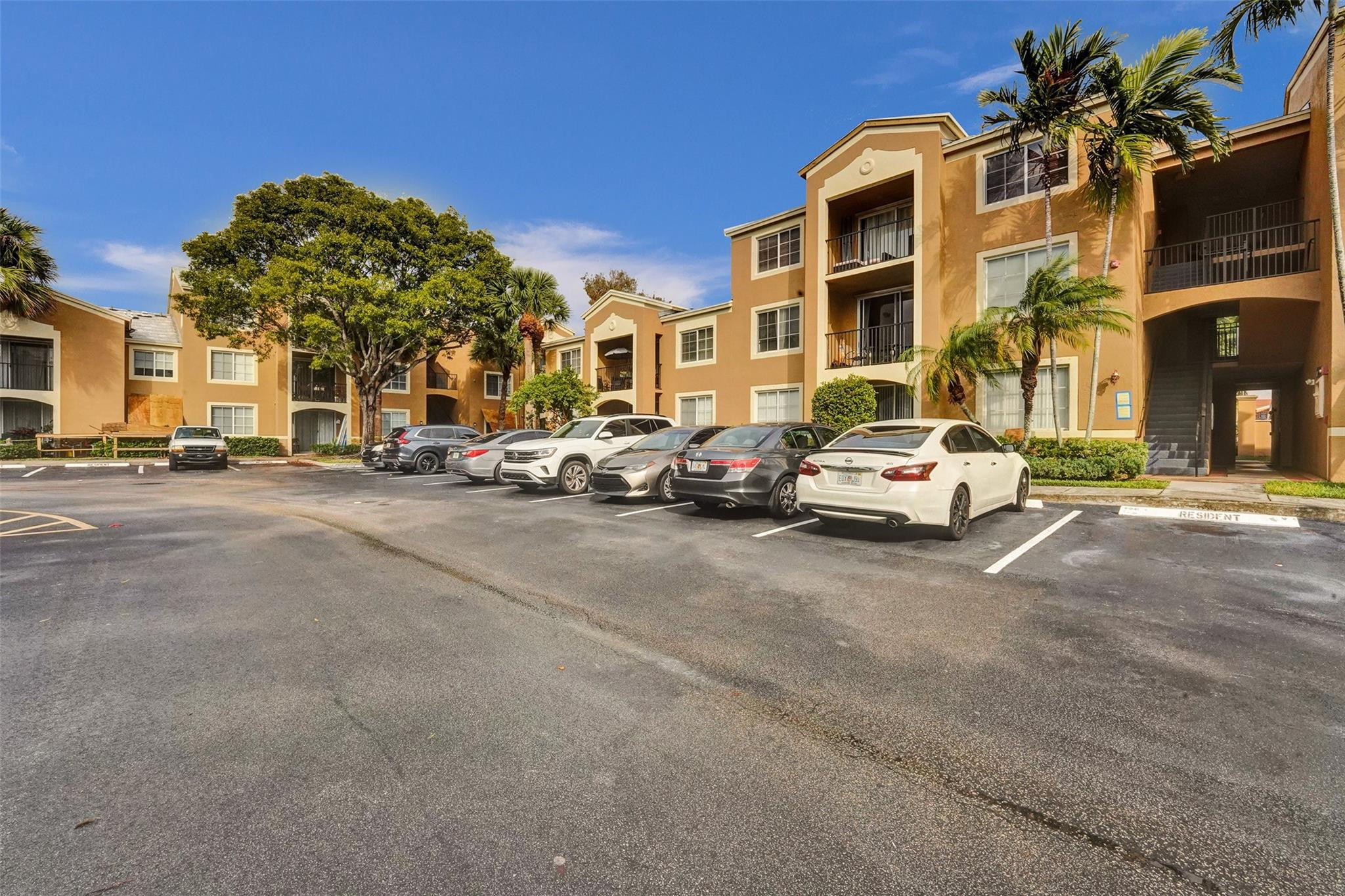 7940 N NOB HILL #304, Tamarac FL 33321
