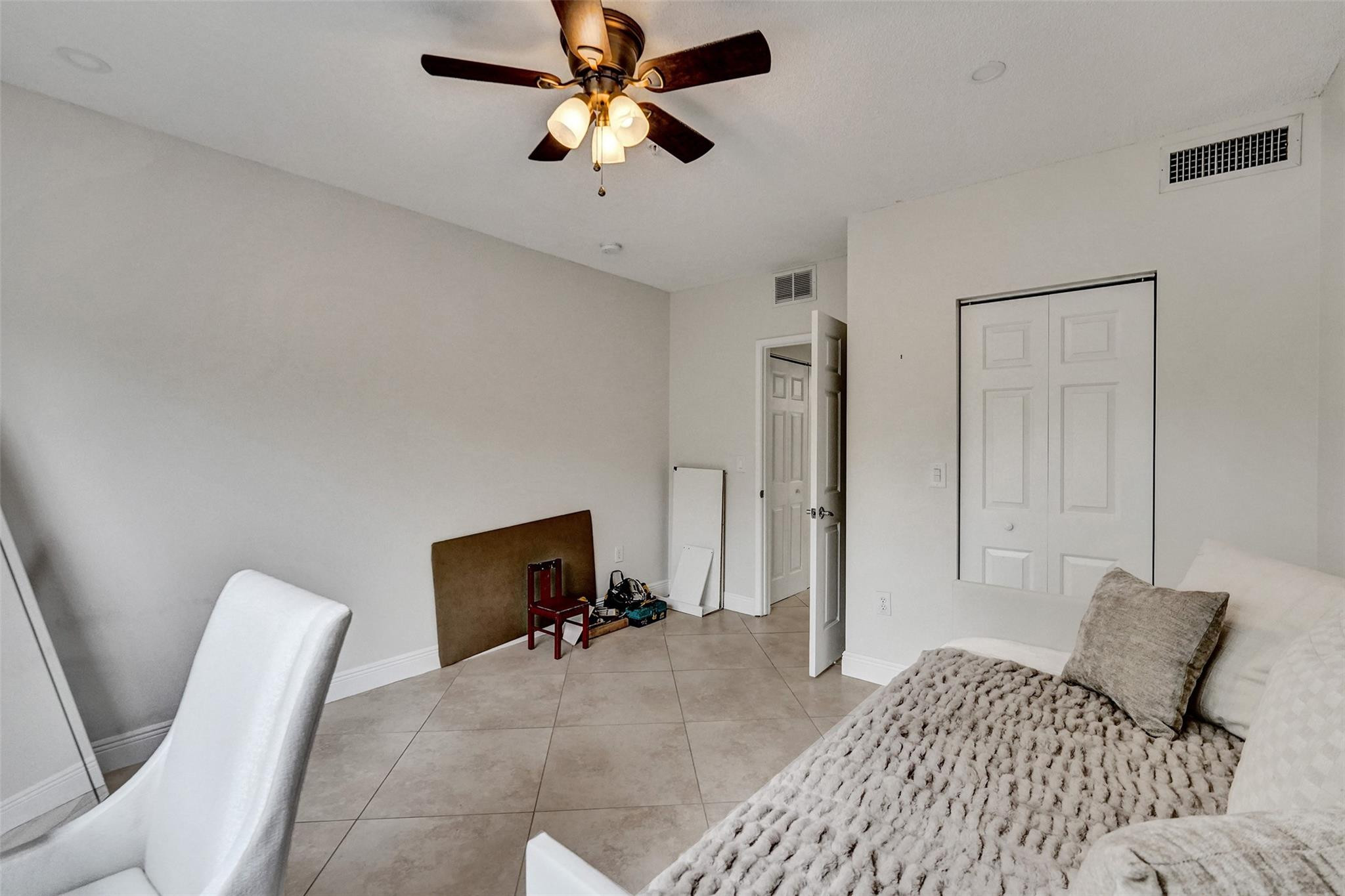 7940 N NOB HILL #304, Tamarac FL 33321
