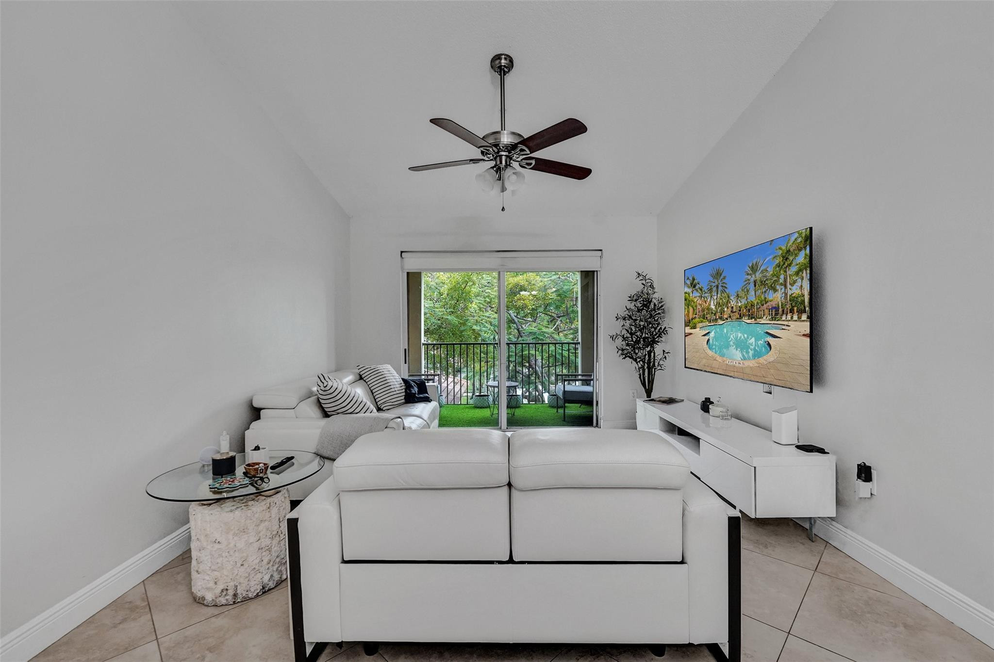 7940 N NOB HILL #304, Tamarac FL 33321