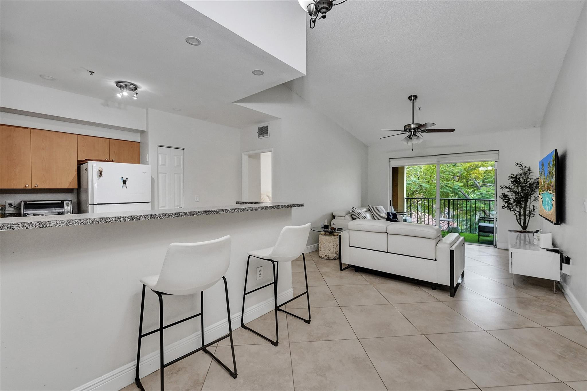 7940 N NOB HILL #304, Tamarac FL 33321