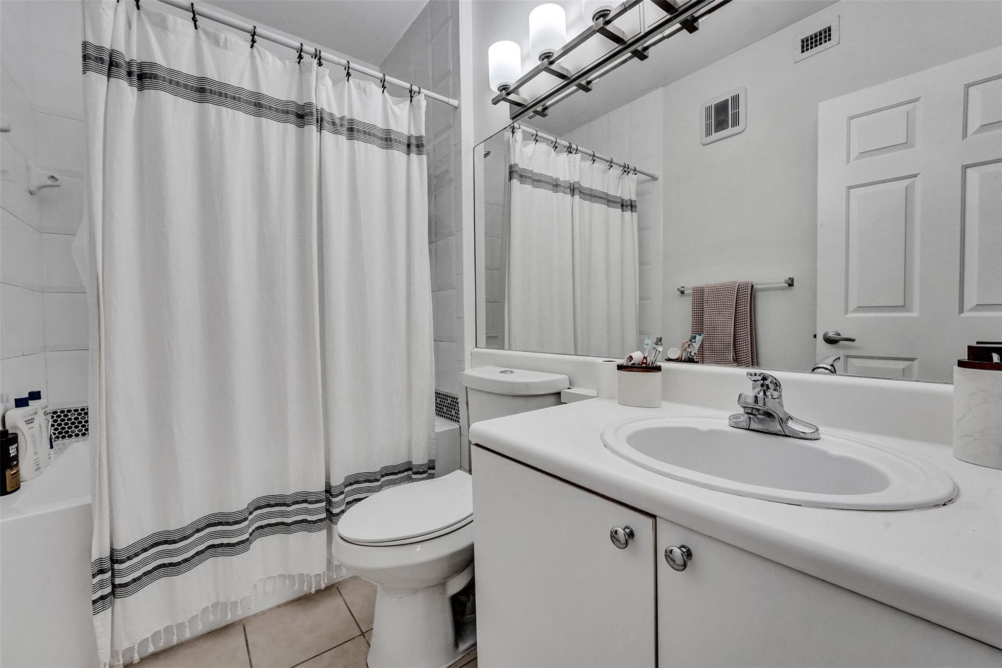 7940 N NOB HILL #304, Tamarac FL 33321