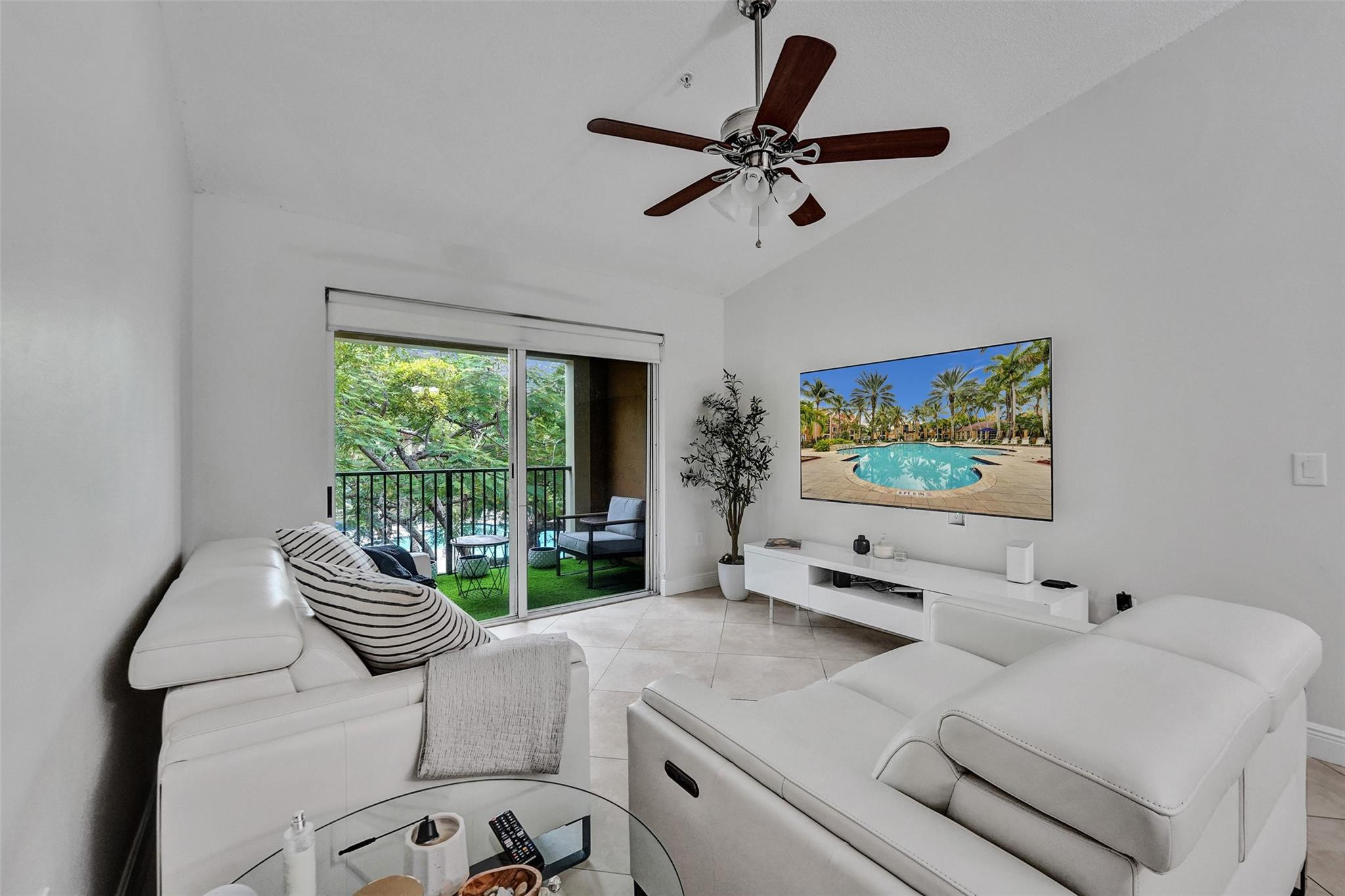 7940 N NOB HILL #304, Tamarac FL 33321