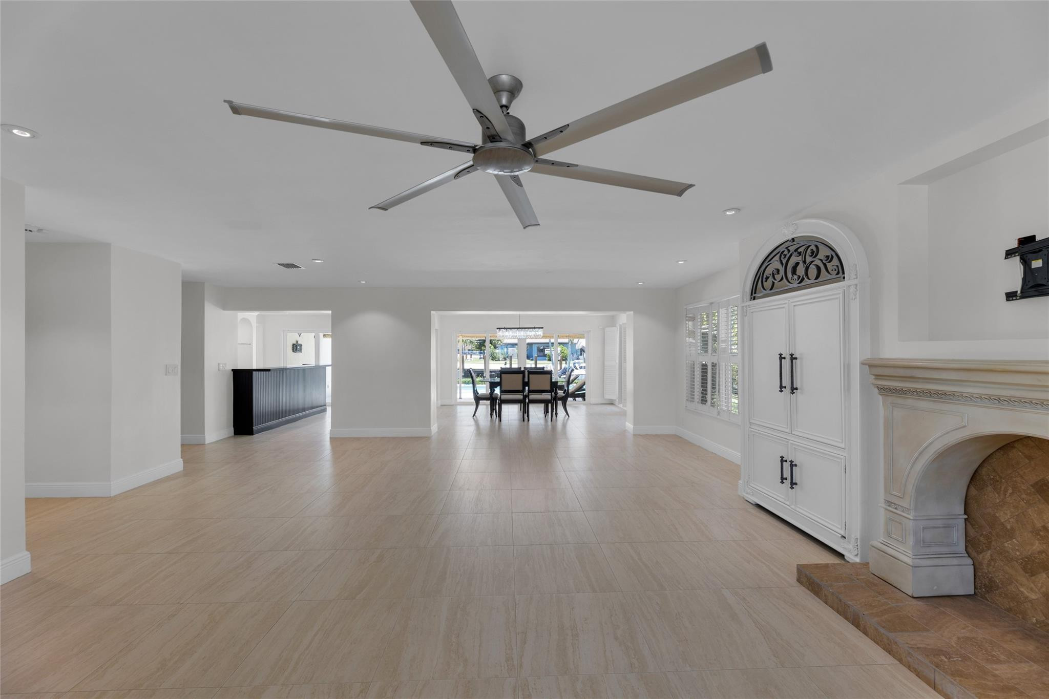 2401 NE 47TH, Lighthouse Point FL 33064