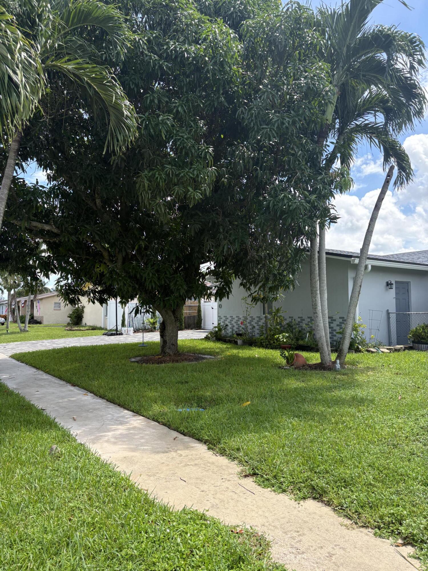 8250 SW 8TH, North Lauderdale FL 33068