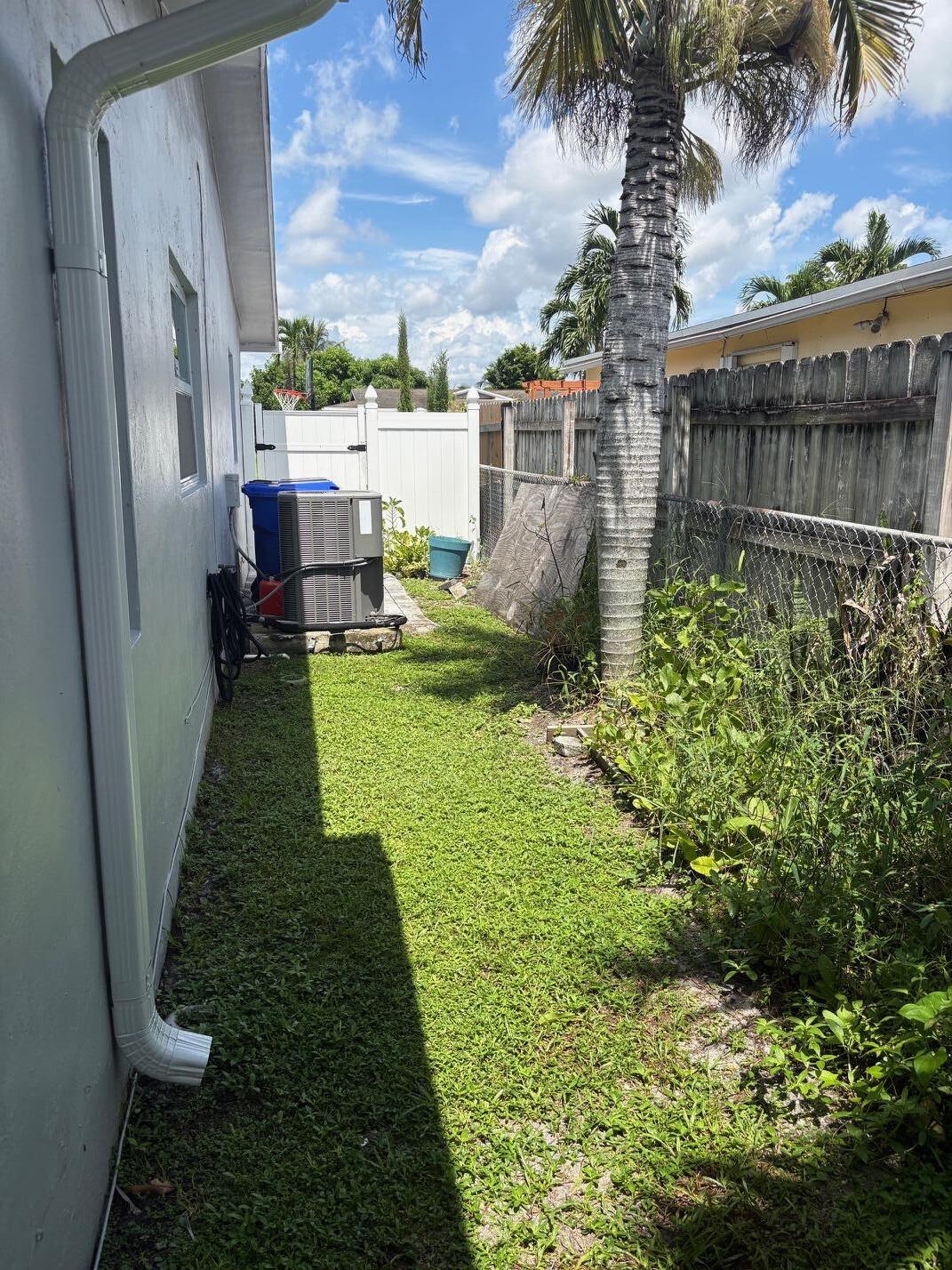 8250 SW 8TH, North Lauderdale FL 33068