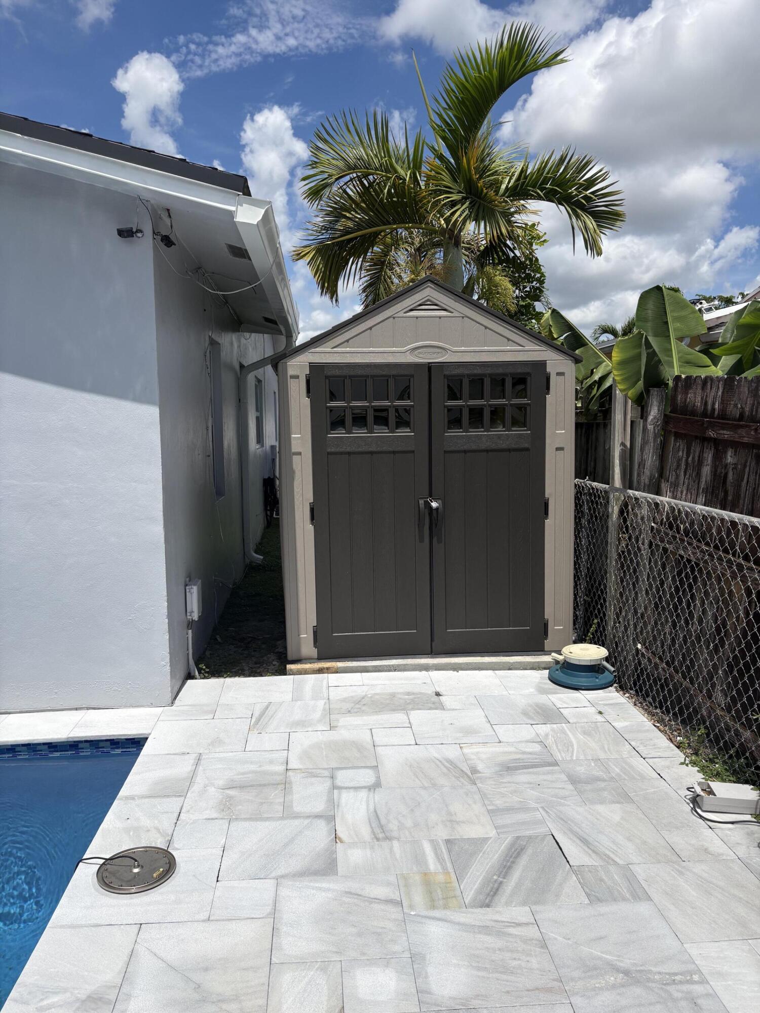 8250 SW 8TH, North Lauderdale FL 33068
