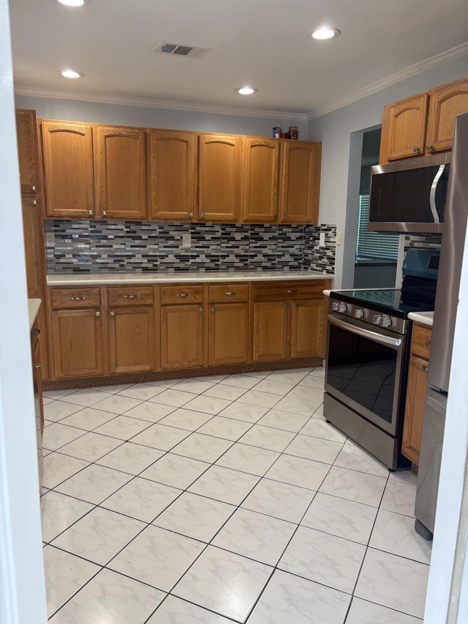 8250 SW 8TH, North Lauderdale FL 33068
