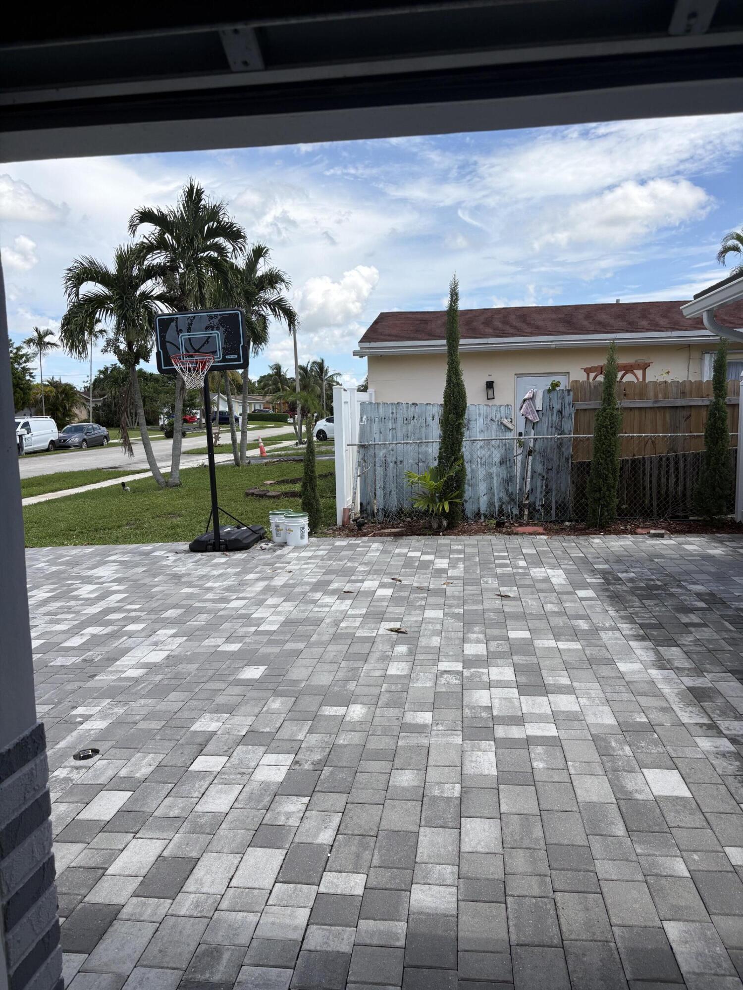 8250 SW 8TH, North Lauderdale FL 33068
