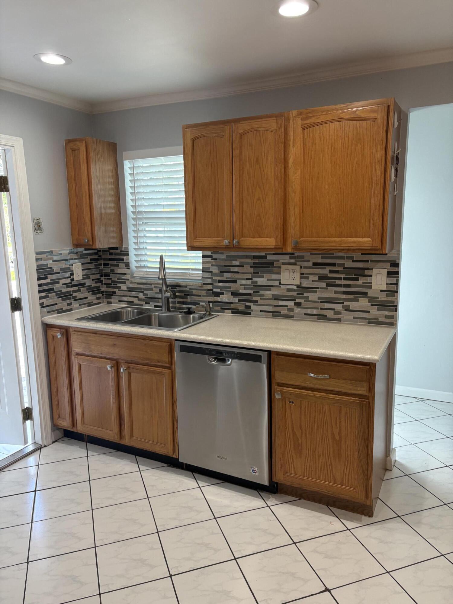 8250 SW 8TH, North Lauderdale FL 33068