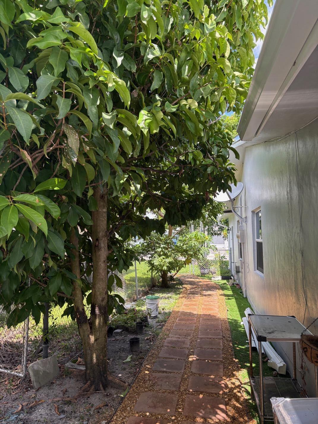 8250 SW 8TH, North Lauderdale FL 33068