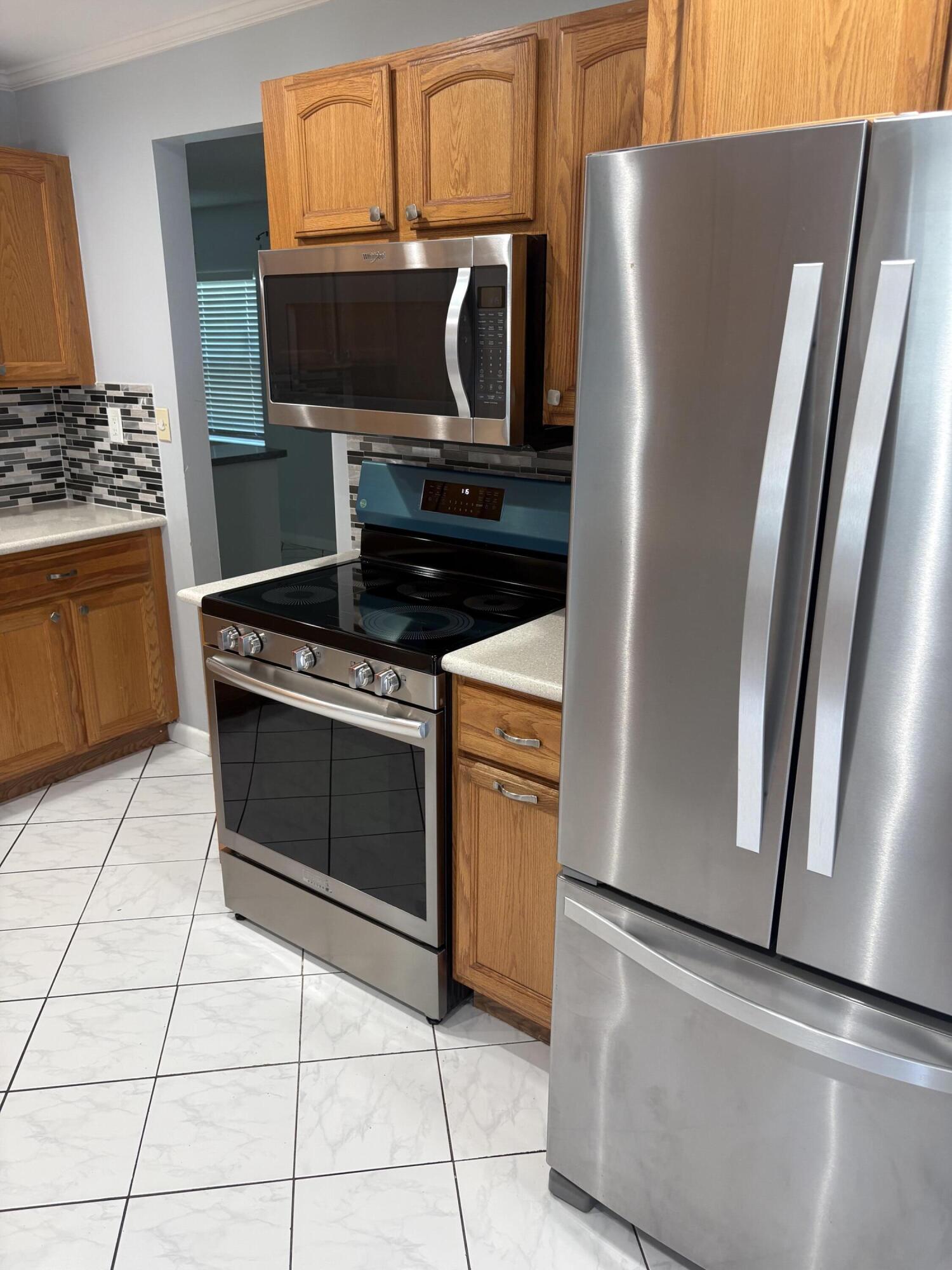 8250 SW 8TH, North Lauderdale FL 33068