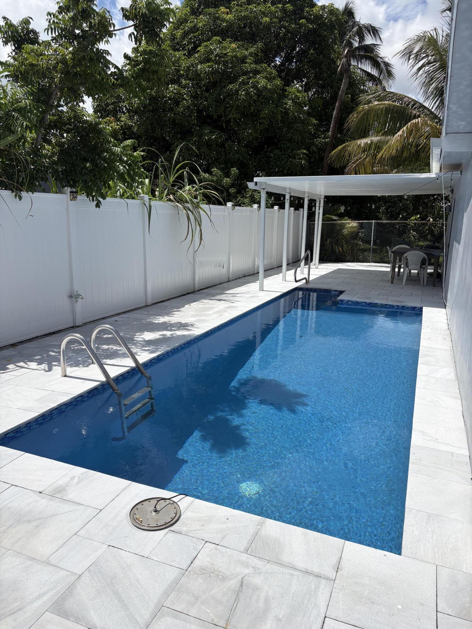 8250 SW 8TH, North Lauderdale FL 33068