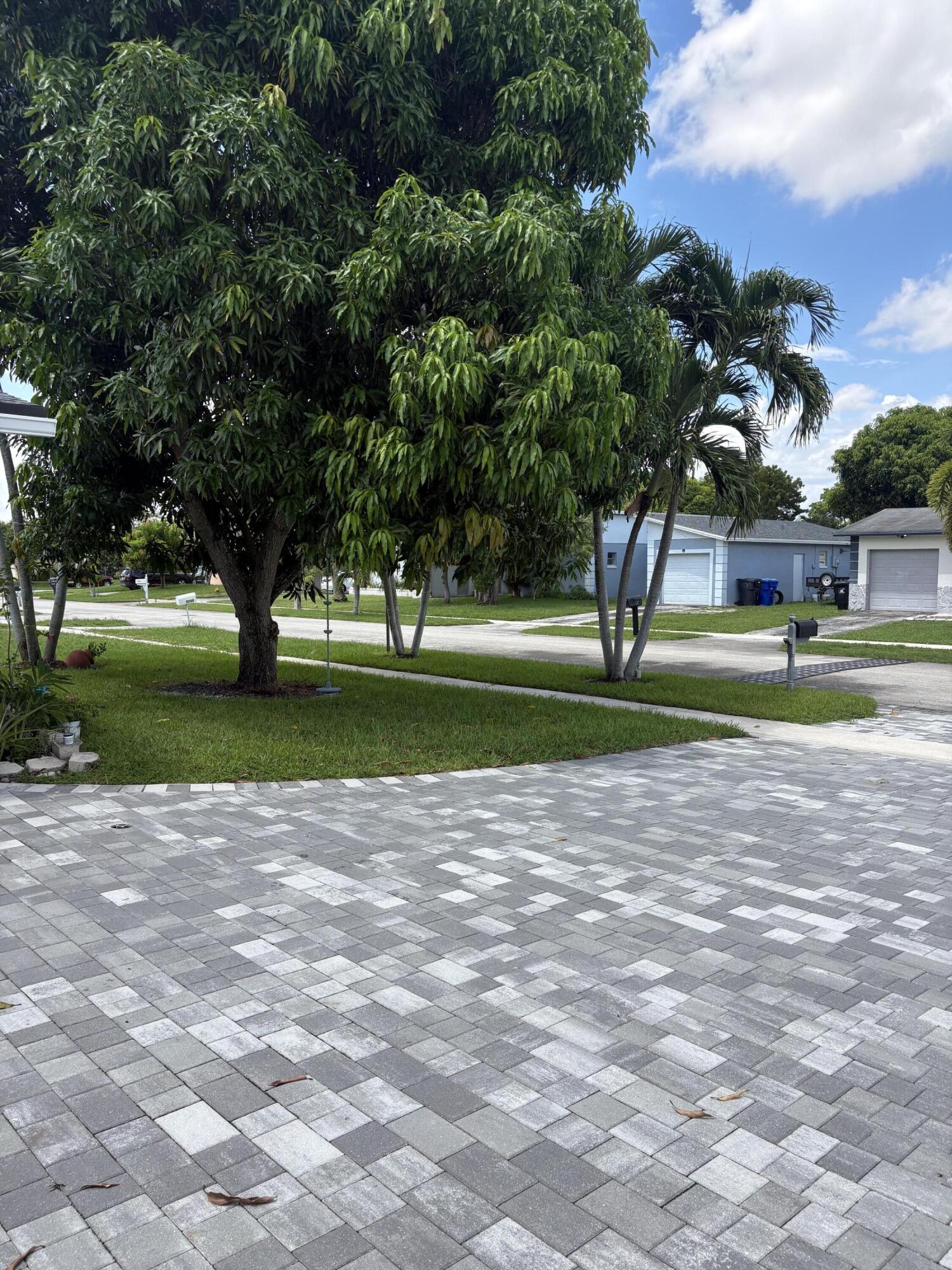 8250 SW 8TH, North Lauderdale FL 33068