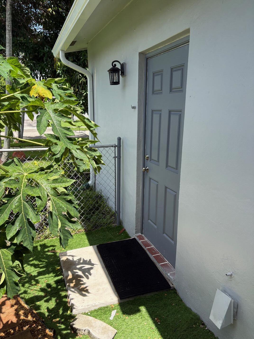 8250 SW 8TH, North Lauderdale FL 33068