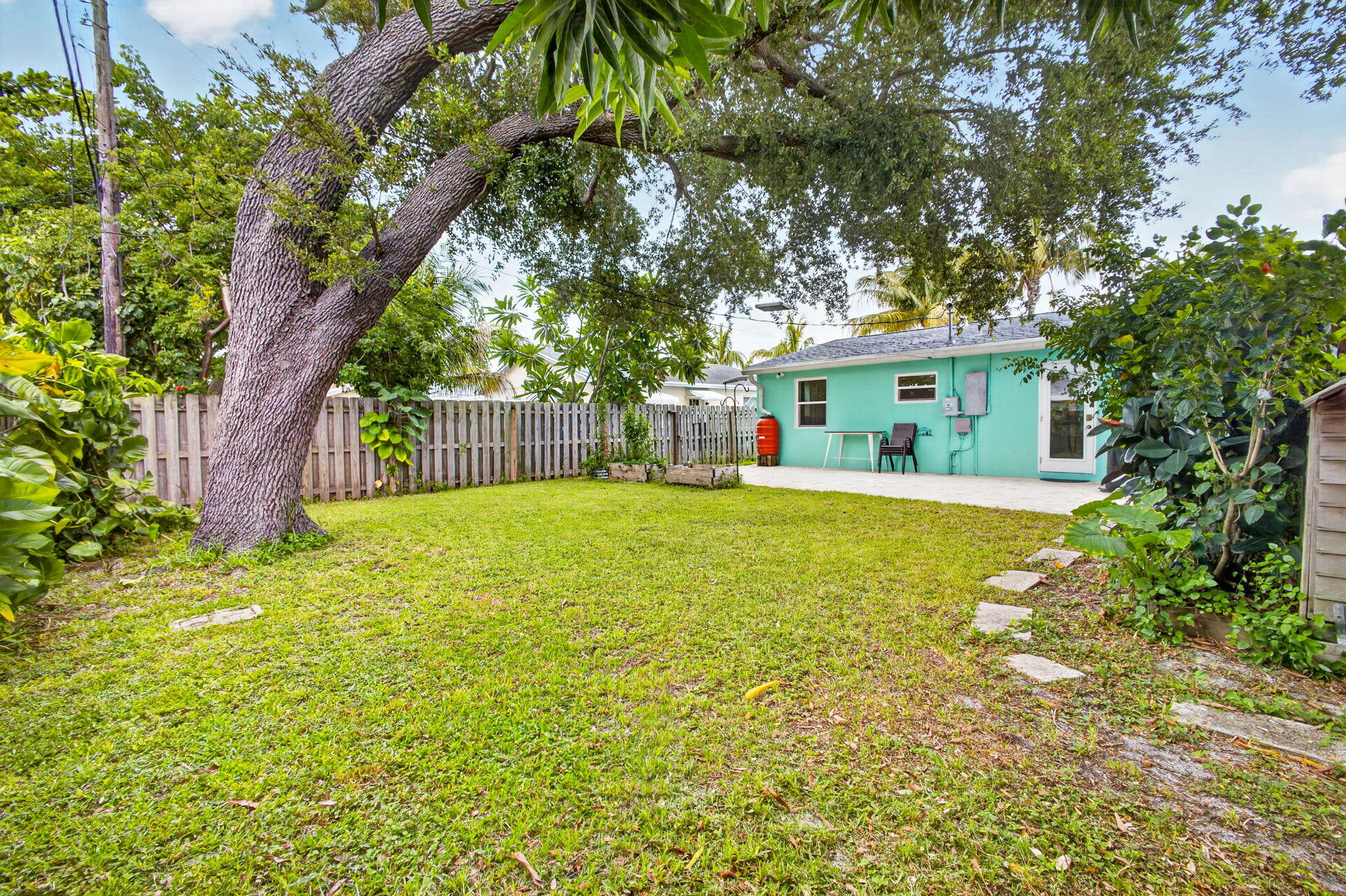 216 E 24TH, Riviera Beach FL 33404