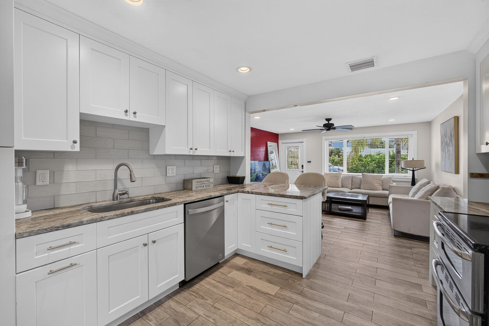 216 E 24TH, Riviera Beach FL 33404
