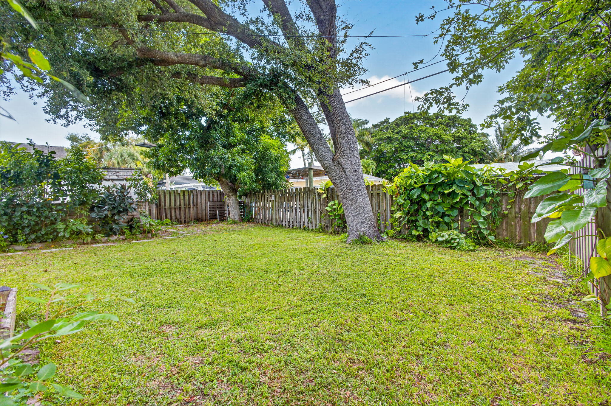 216 E 24TH, Riviera Beach FL 33404