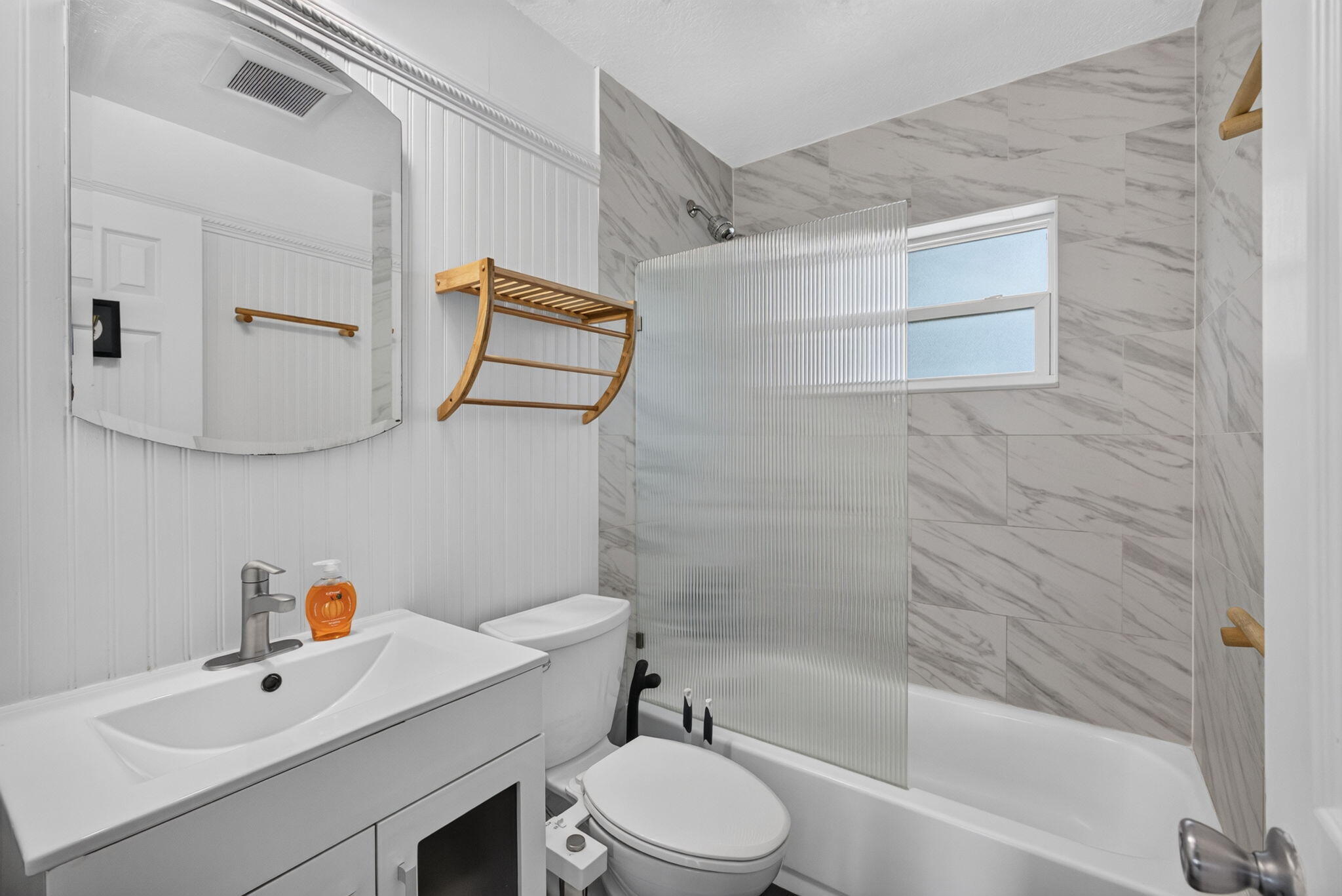 216 E 24TH, Riviera Beach FL 33404