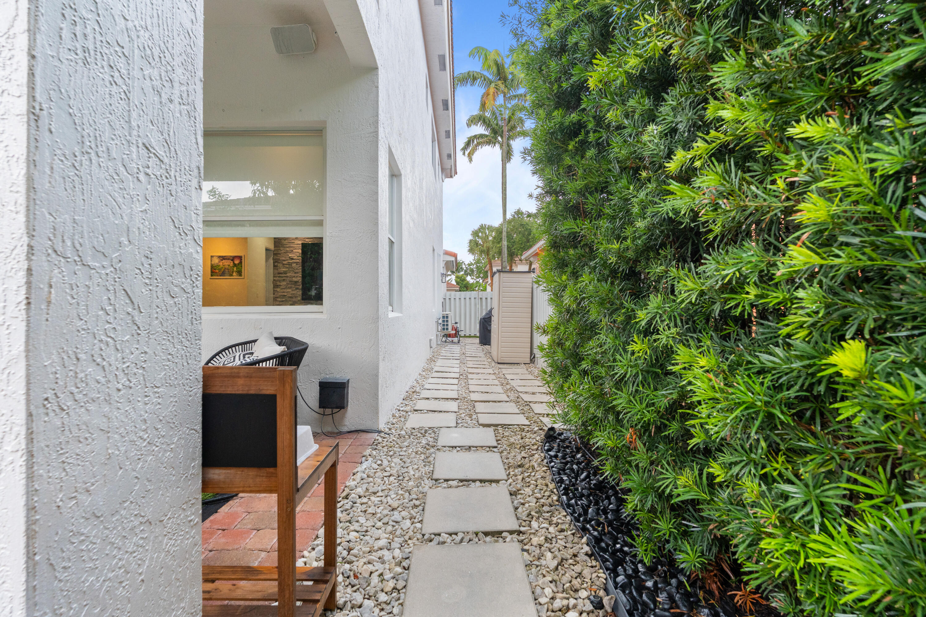 7372 NW 18TH, Pembroke Pines FL 33024